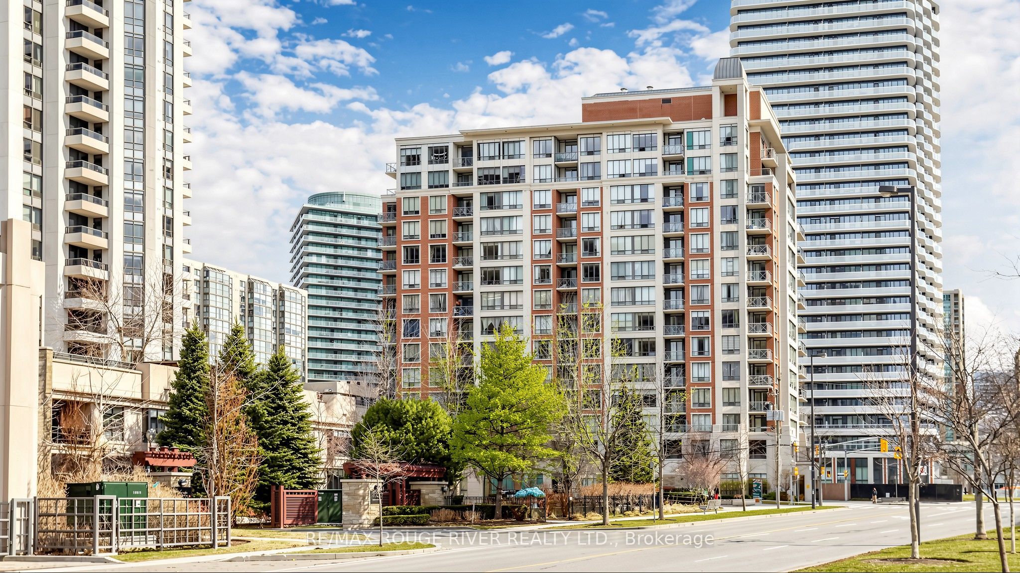 28 Byng Avenue 1003, Toronto, ON M2N 7H4 photo 2