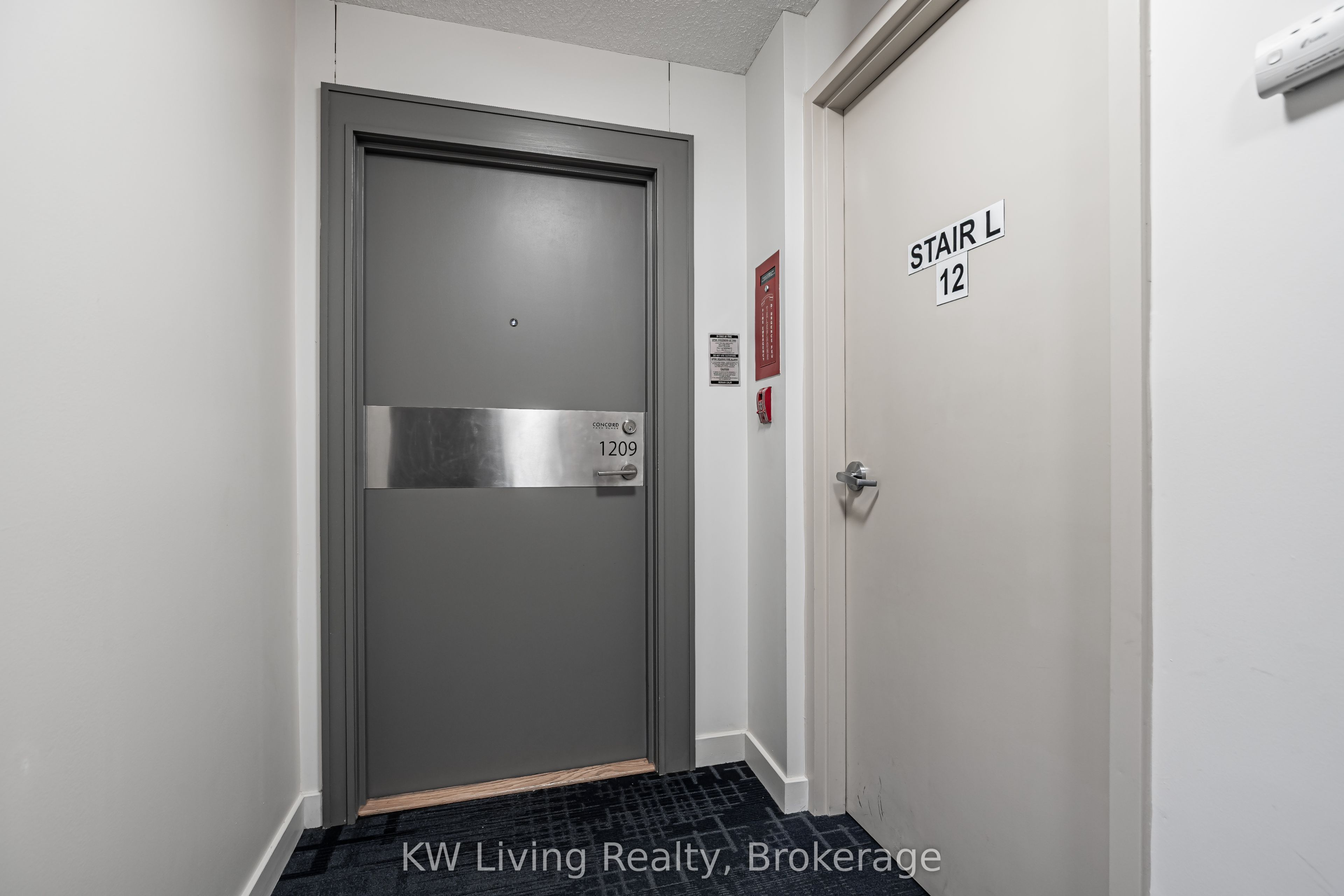 15 Singer Court 1209, Toronto, ON M2K 0B1 photo 2