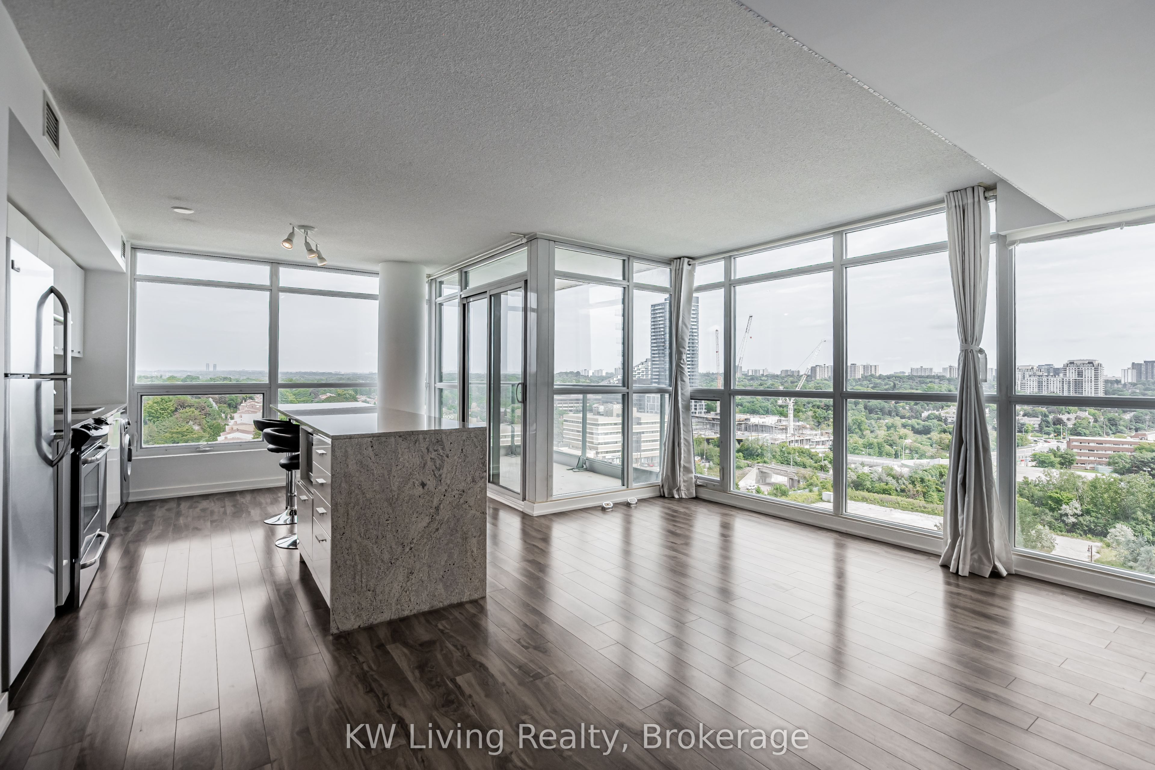 15 Singer Court 1209, Toronto, ON M2K 0B1 photo 3