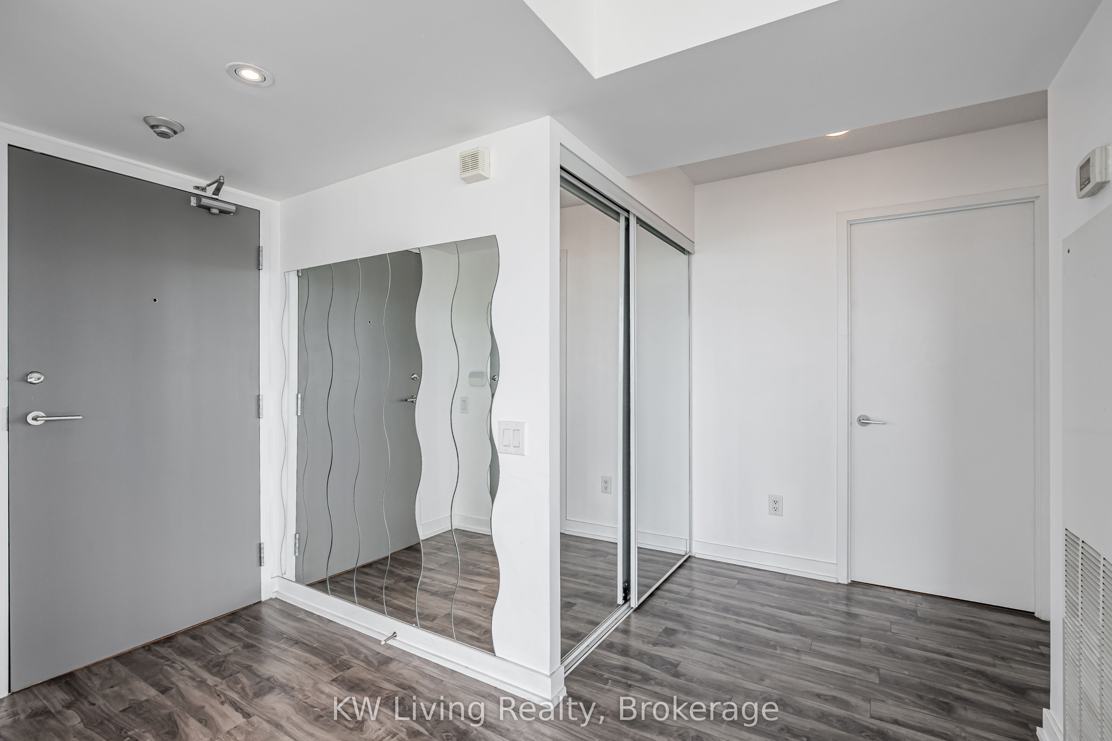 15 Singer Court 1209, Toronto, ON M2K 0B1 photo 4