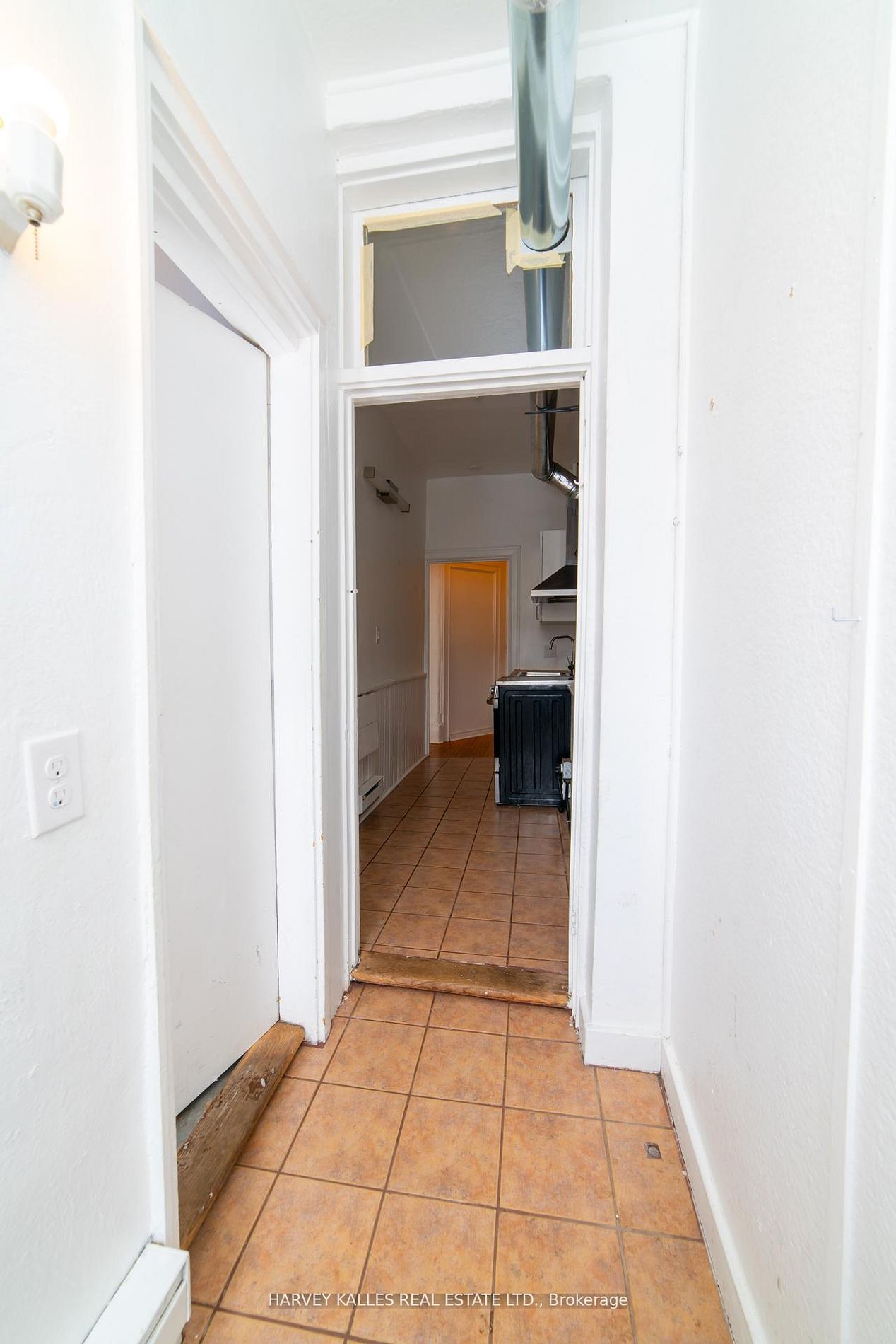 678 Huron Street 100, Toronto, ON M5R 2R9 photo 3