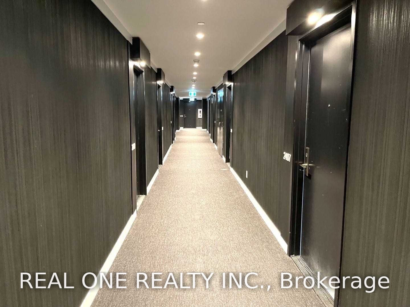 20 Edward Street 2409, Toronto, ON M5G 1C9 photo 3
