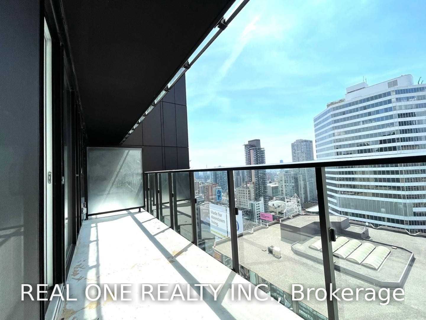 20 Edward Street 2409, Toronto, ON M5G 1C9 photo 5