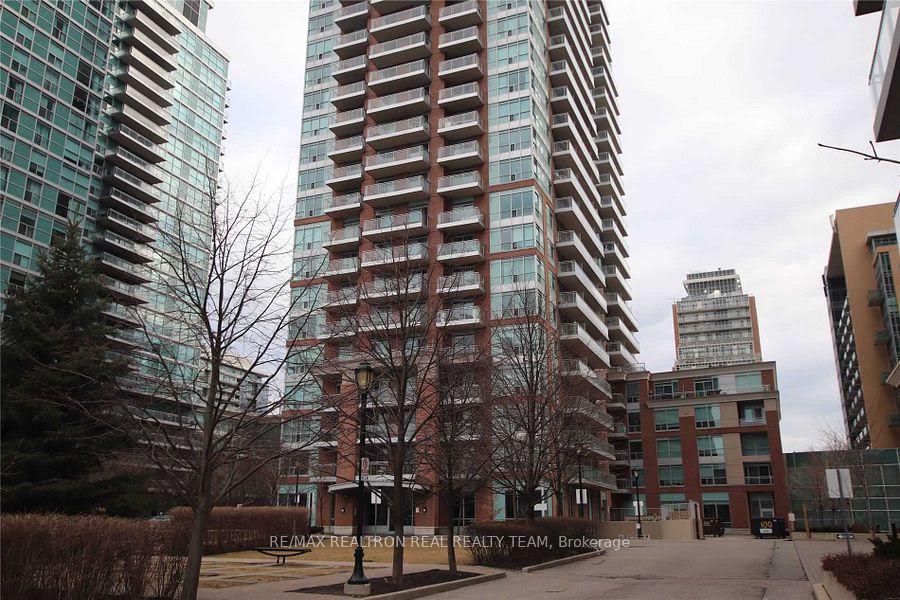 50 Lynn Williams Street 814, Toronto, ON M6K 3R9 photo 2