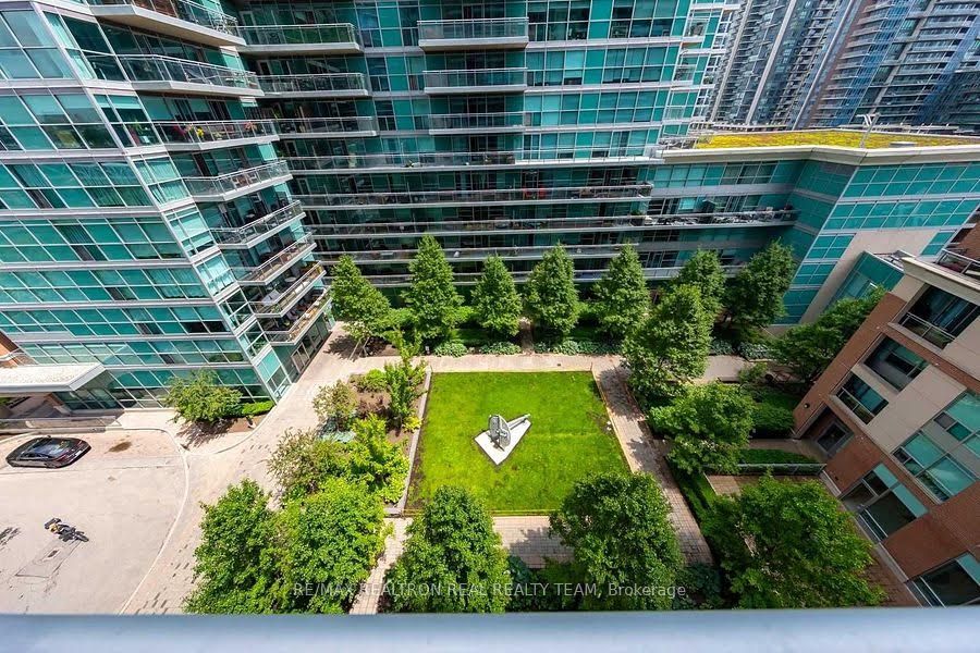 50 Lynn Williams Street 814, Toronto, ON M6K 3R9 photo 4