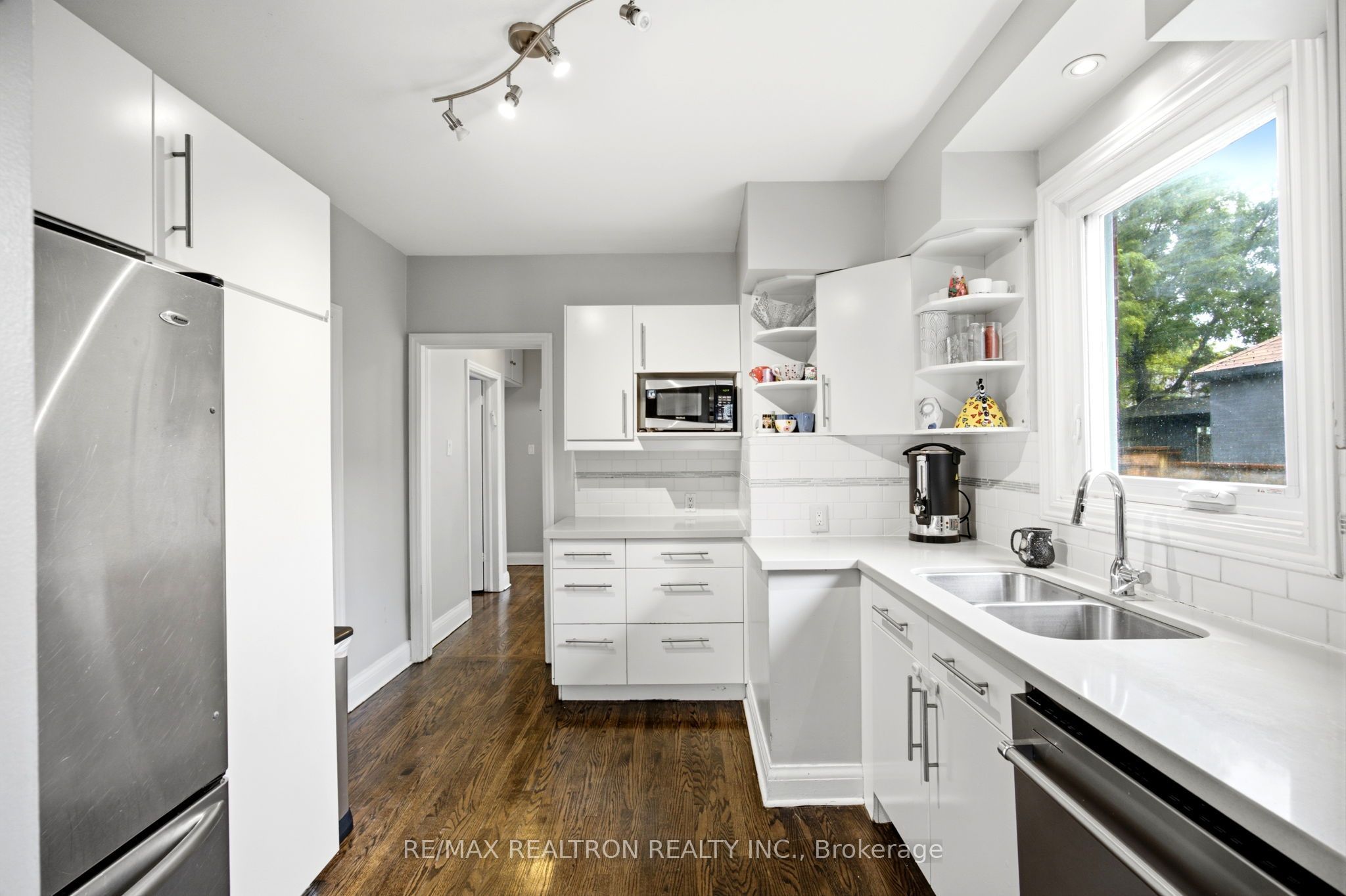 149 Fairholme Avenue, Toronto, ON M6B 2X3 photo 5