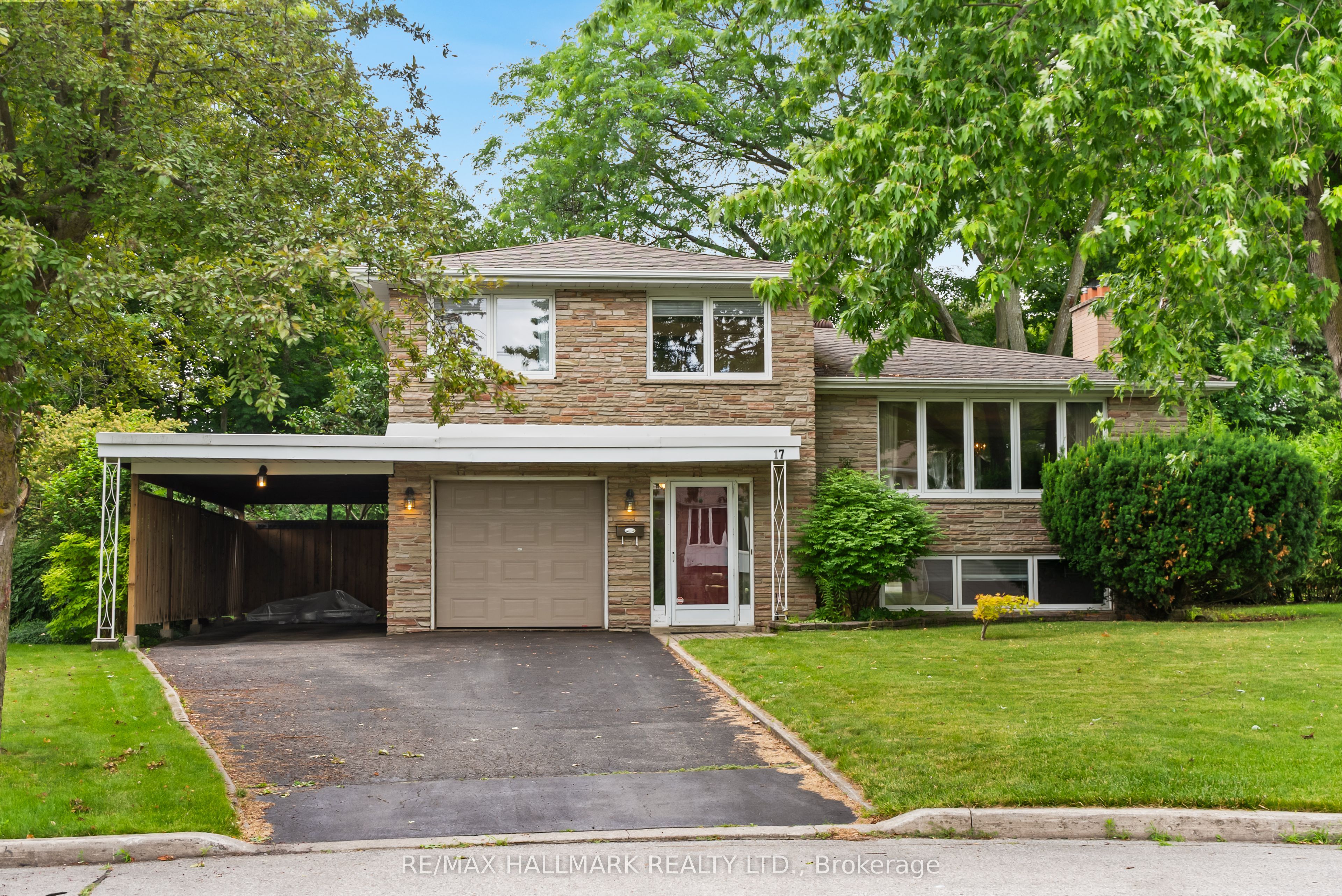 17 Greenyards Drive, Toronto, ON M2M 2R7