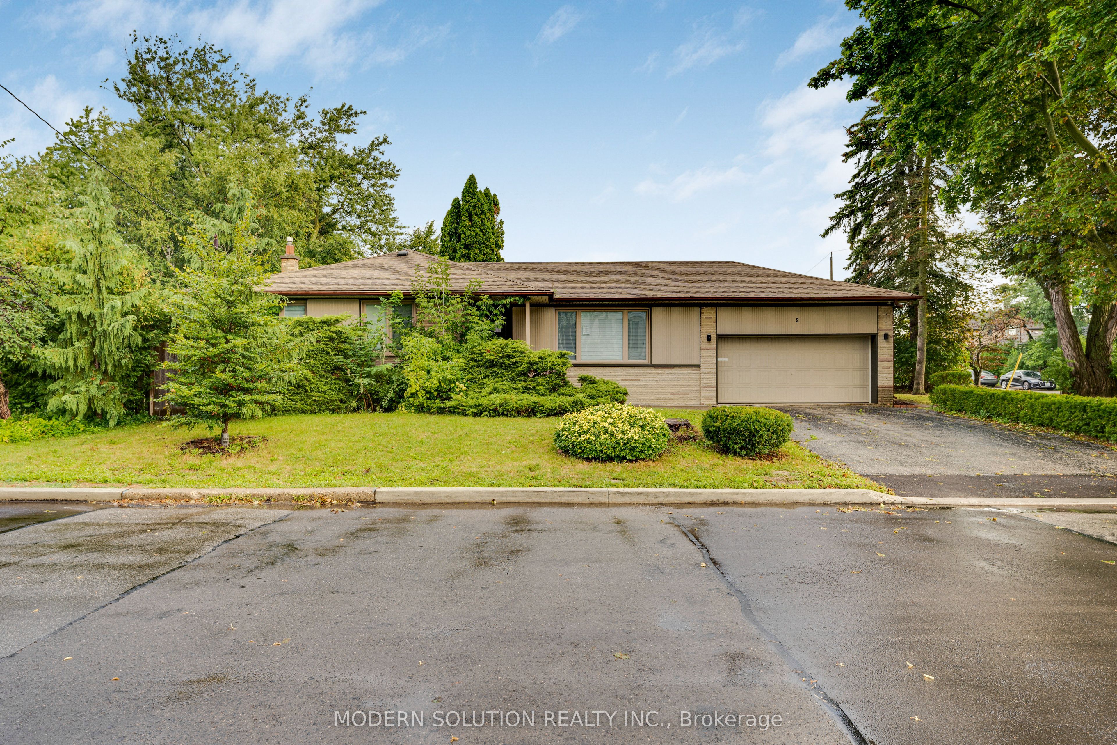 2 Caswell Drive, Toronto, ON M2M 3L9 photo 2