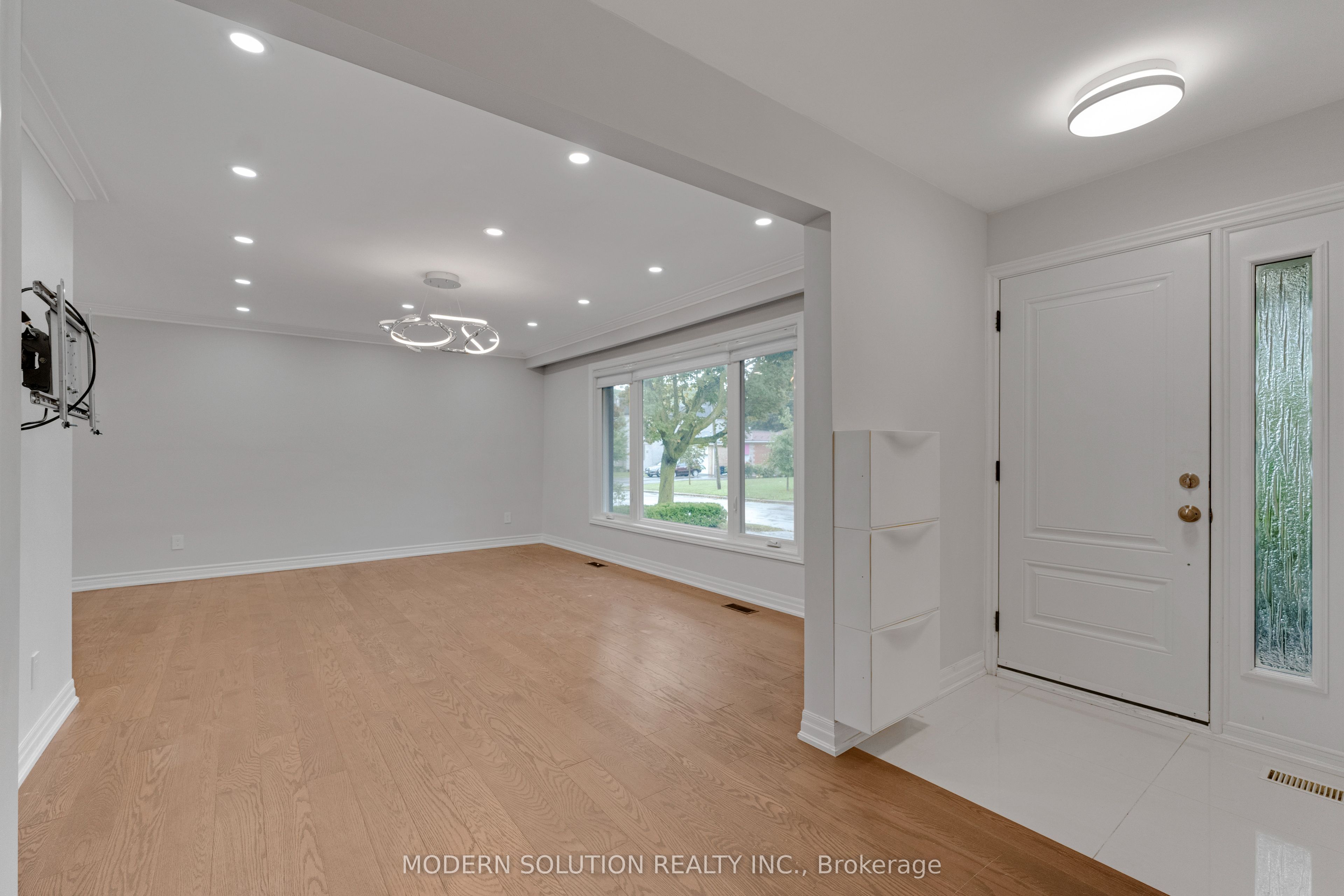 2 Caswell Drive, Toronto, ON M2M 3L9 photo 3