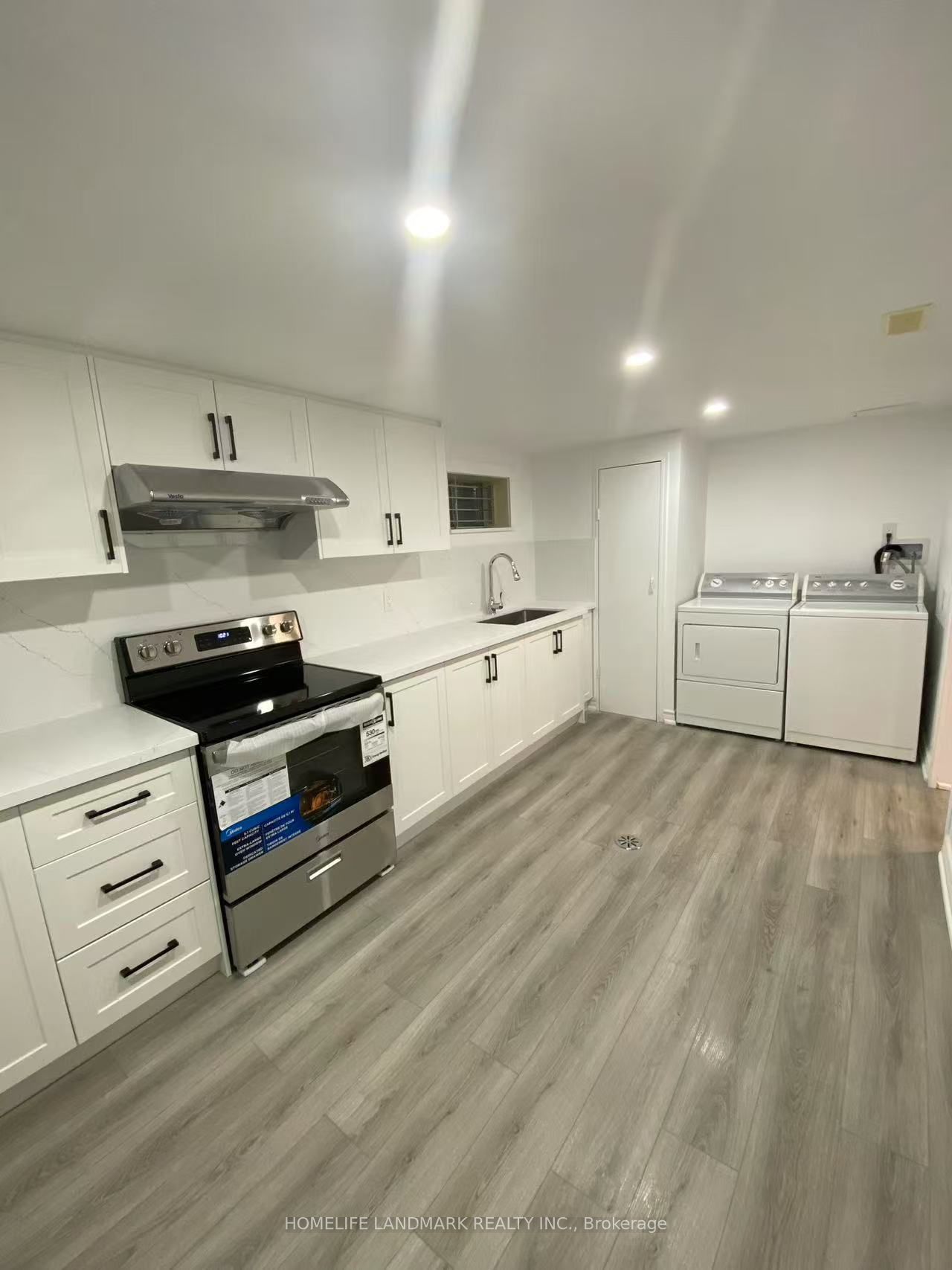 126 Roywood Drive lower, Toronto, ON M3A 2E1