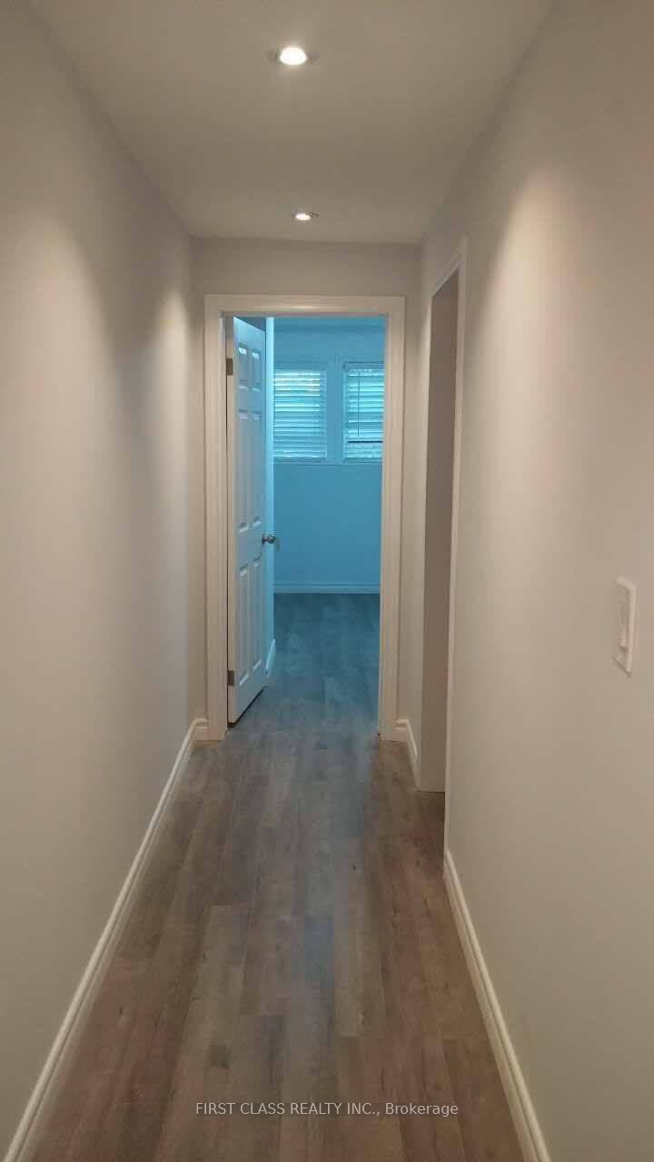 524 Bathurst Street 3rd Floor, Toronto, ON M5S 2P9 photo 3
