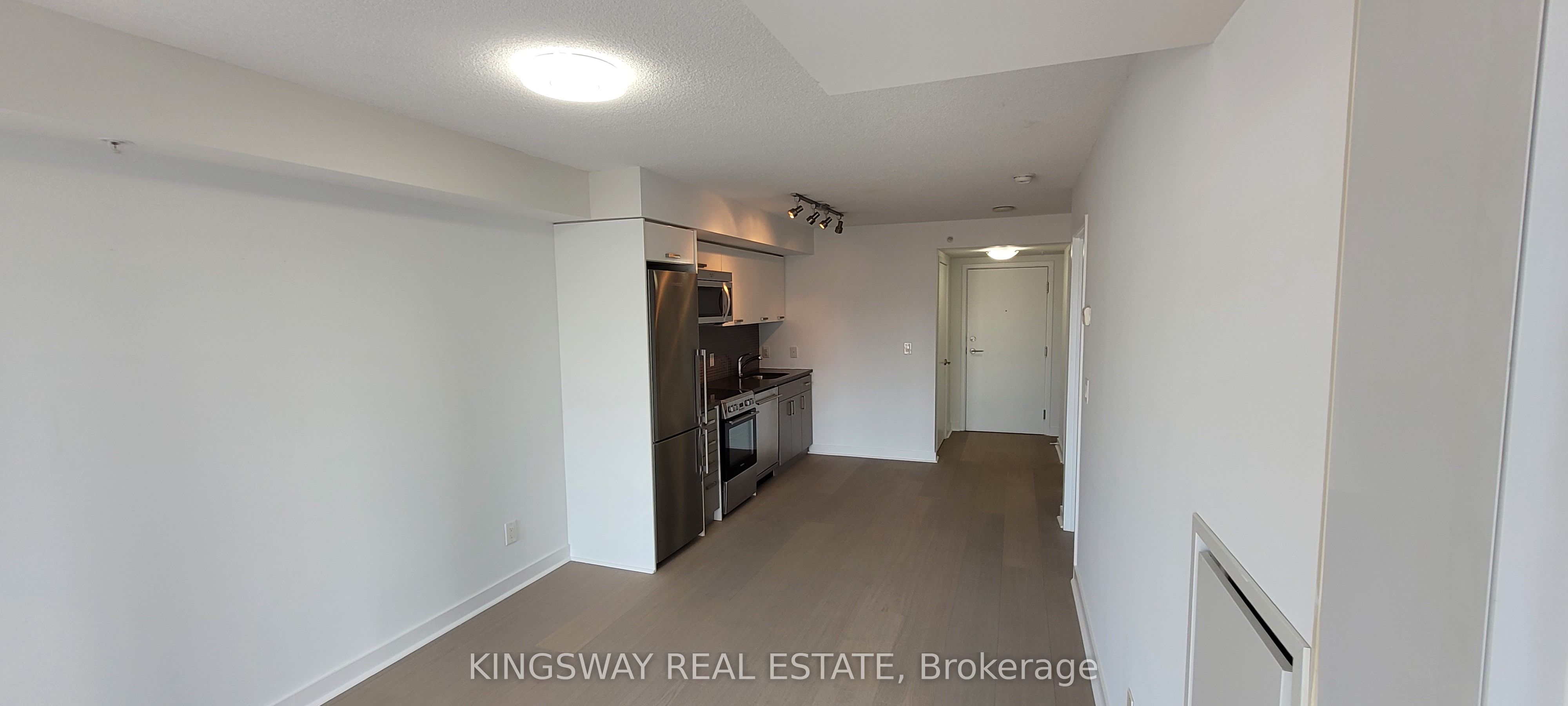 295 Adelaide Street W 1303, Toronto, ON M5V 0L4 photo 2