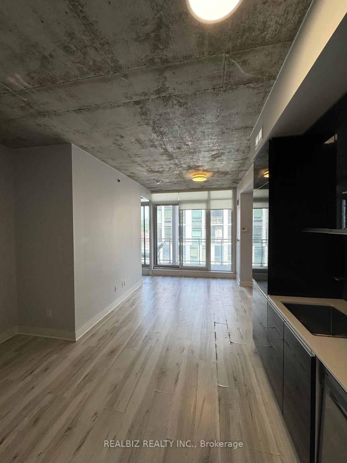 20 Minowan Miikan Lane 429, Toronto, ON M6J 0E5 photo 3