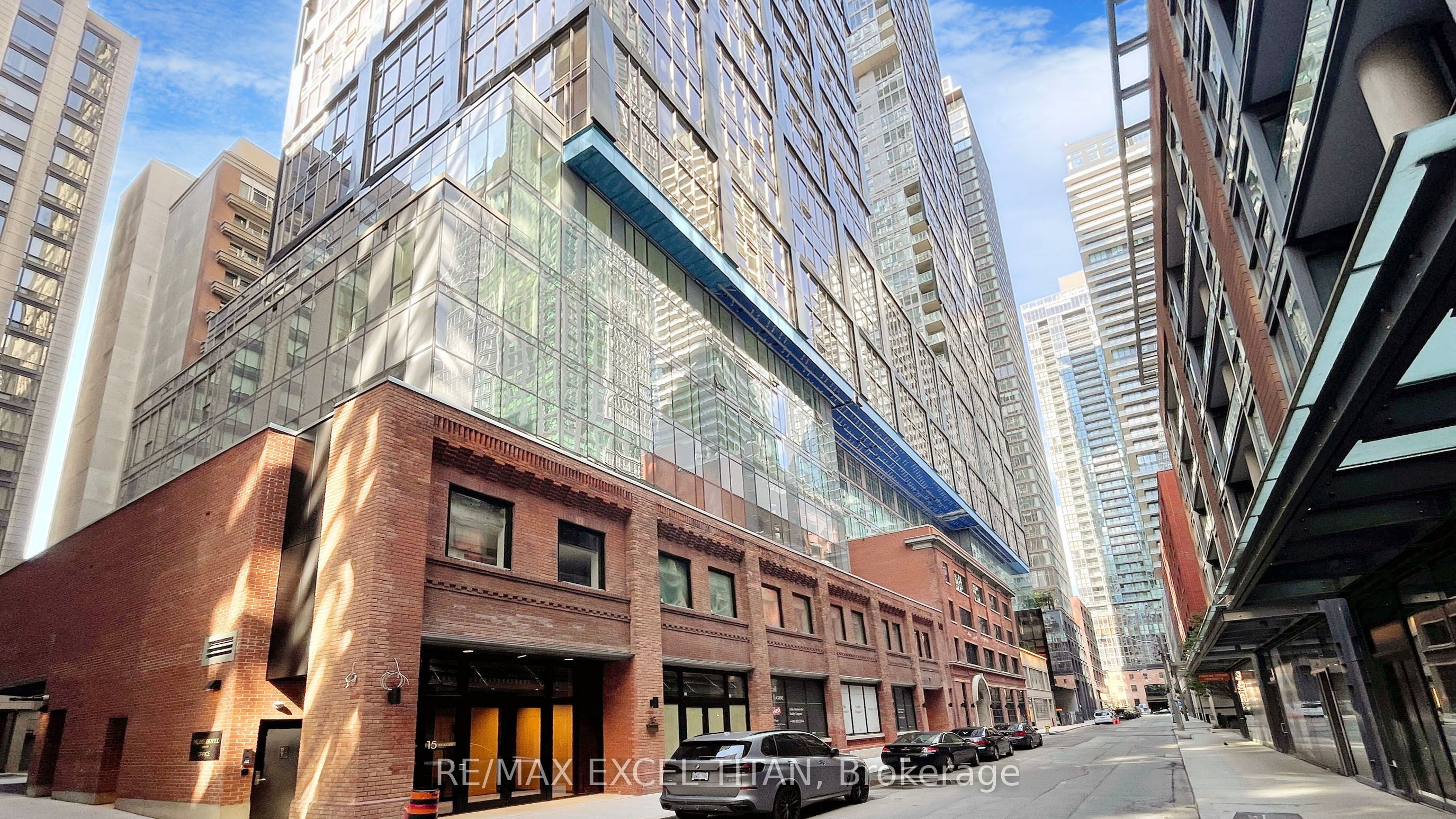 15 Mercer Street 3304, Toronto, ON M5V 1H2