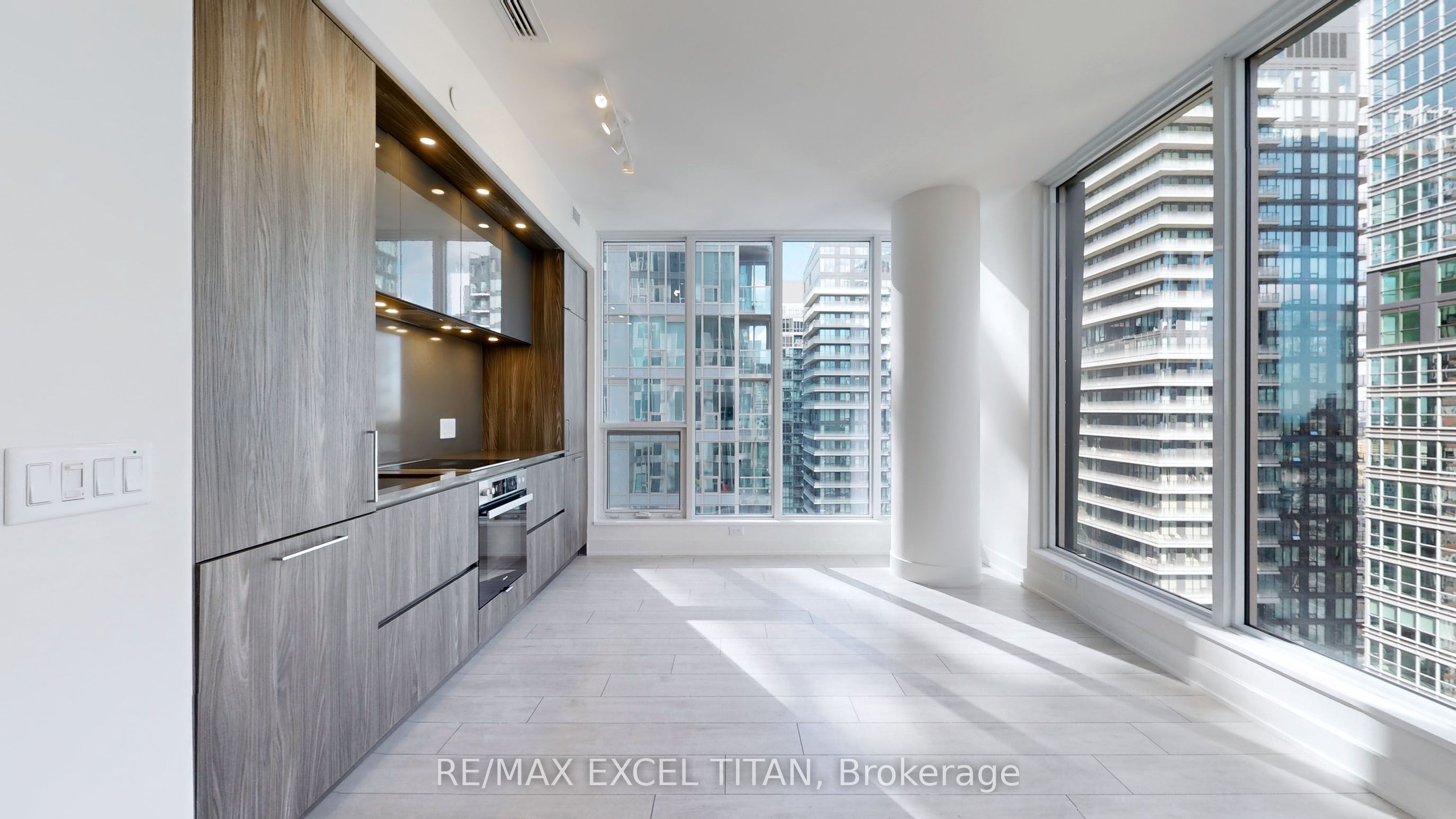 15 Mercer Street 3304, Toronto, ON M5V 1H2 photo 2