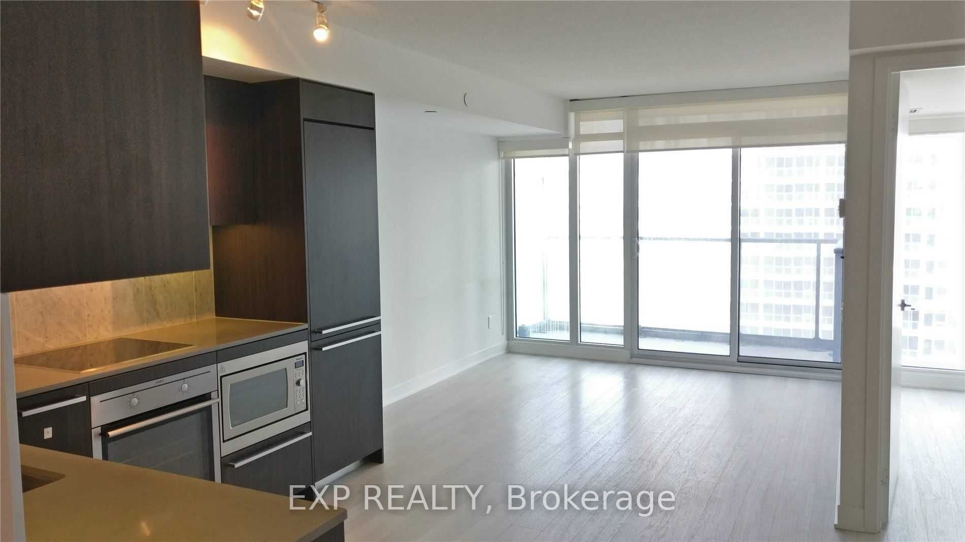 70 Queens Wharf Road 1901, Toronto, ON M5V 0J2 photo 3
