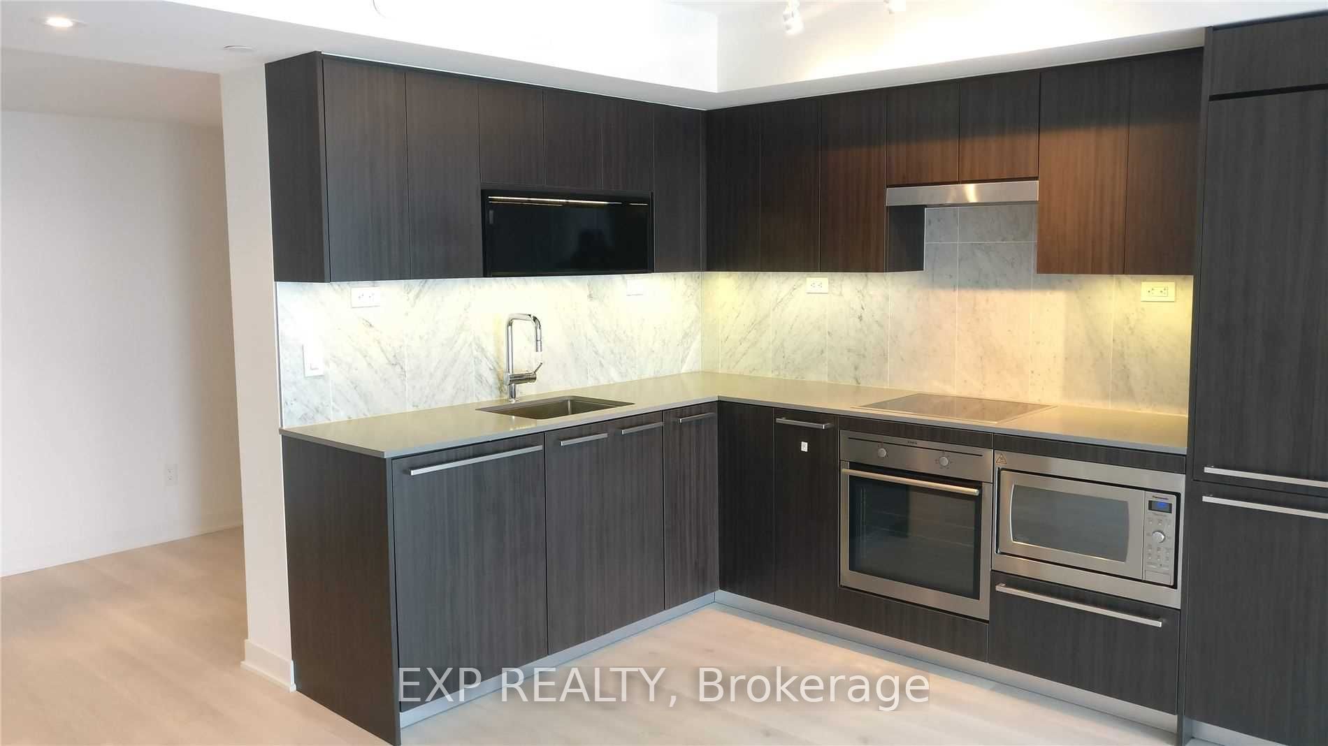 70 Queens Wharf Road 1901, Toronto, ON M5V 0J2 photo 4