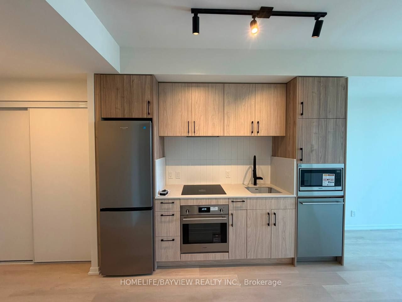 109 Erskine Avenue 1504, Toronto, ON M4P 0G8 photo 3