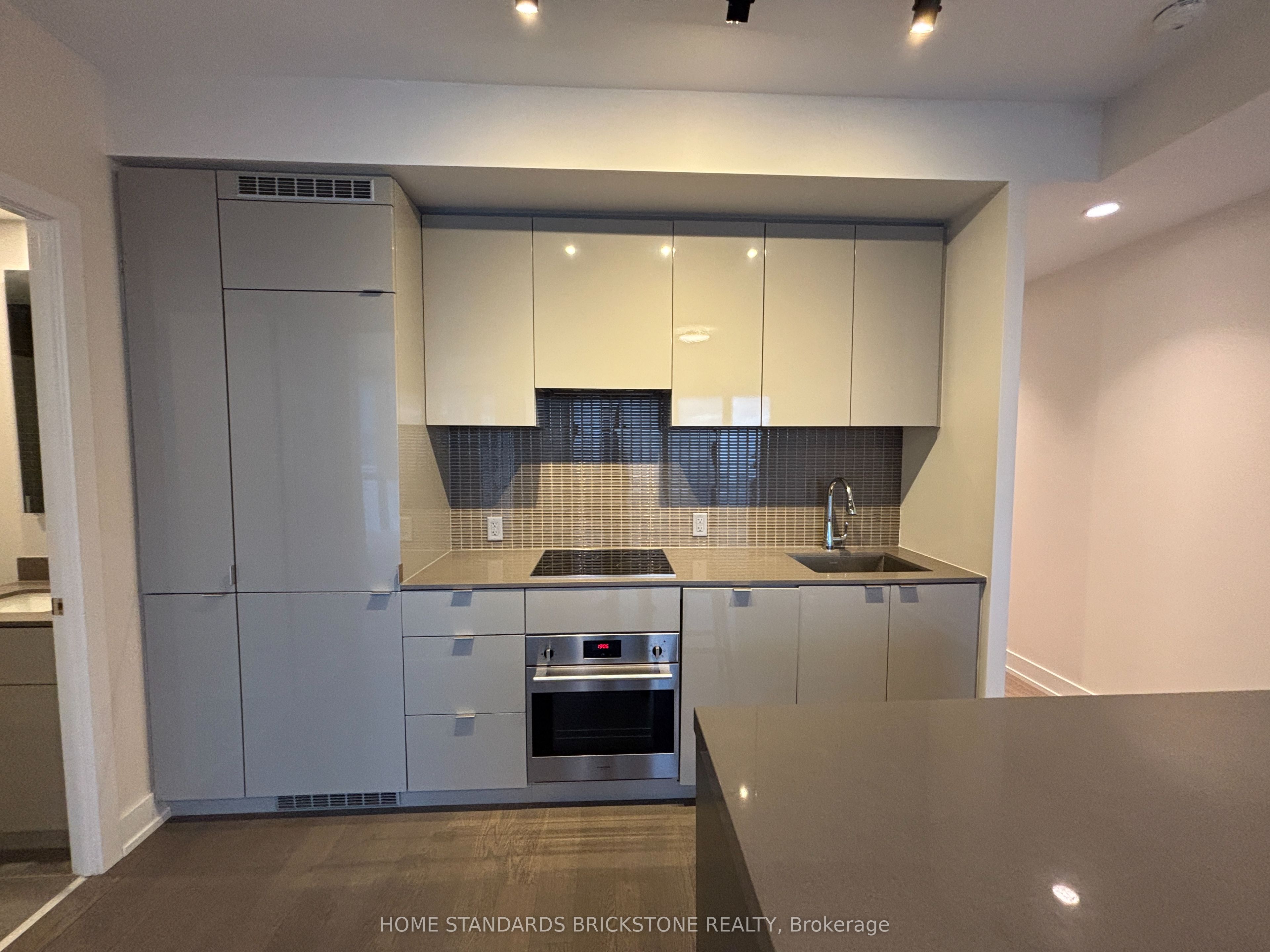 7 Grenville Street 3912, Toronto, ON M4Y 0E9 photo 2