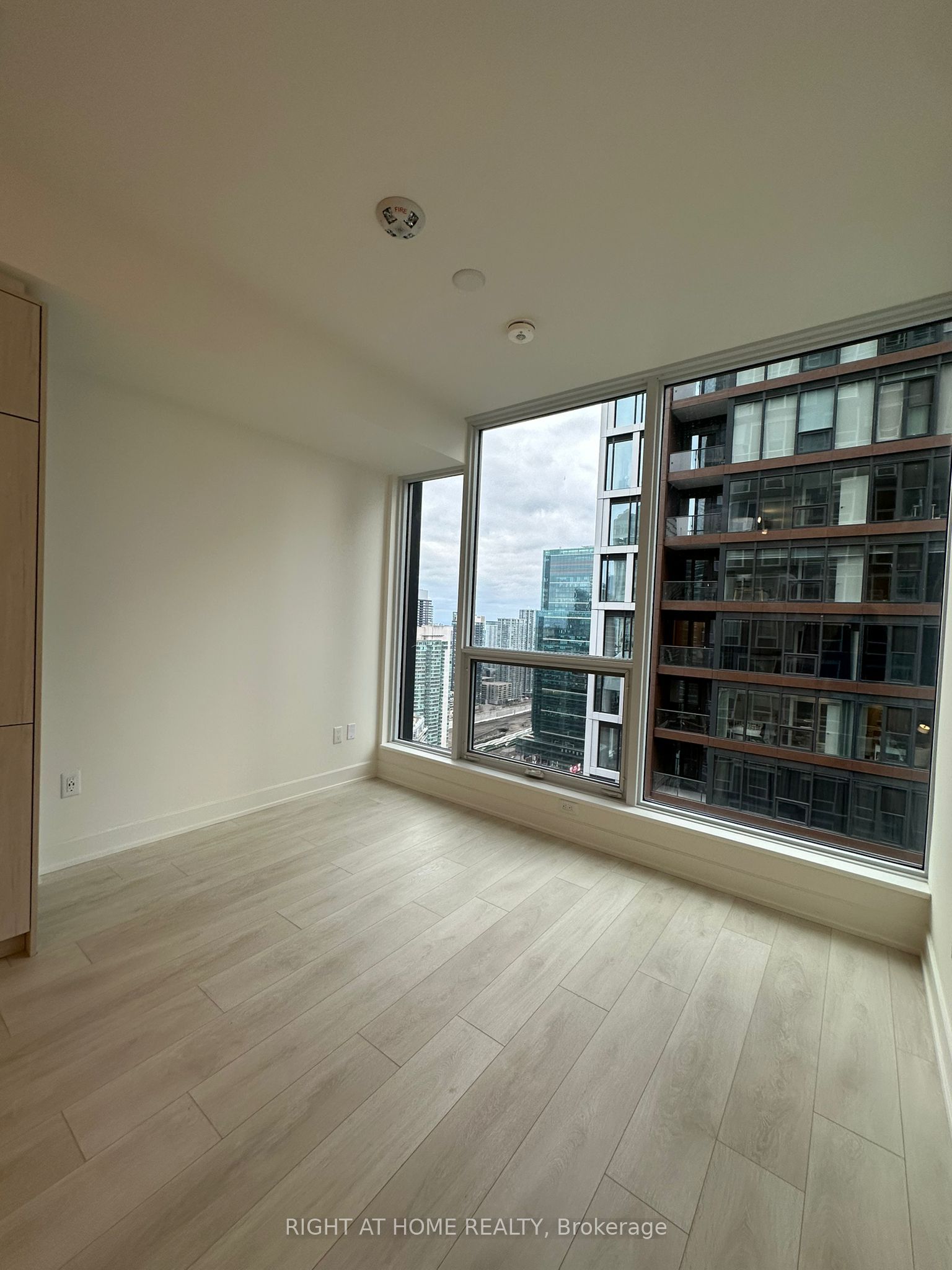 35 Mercer Street 3411, Toronto, ON M5V 0T8 photo 4