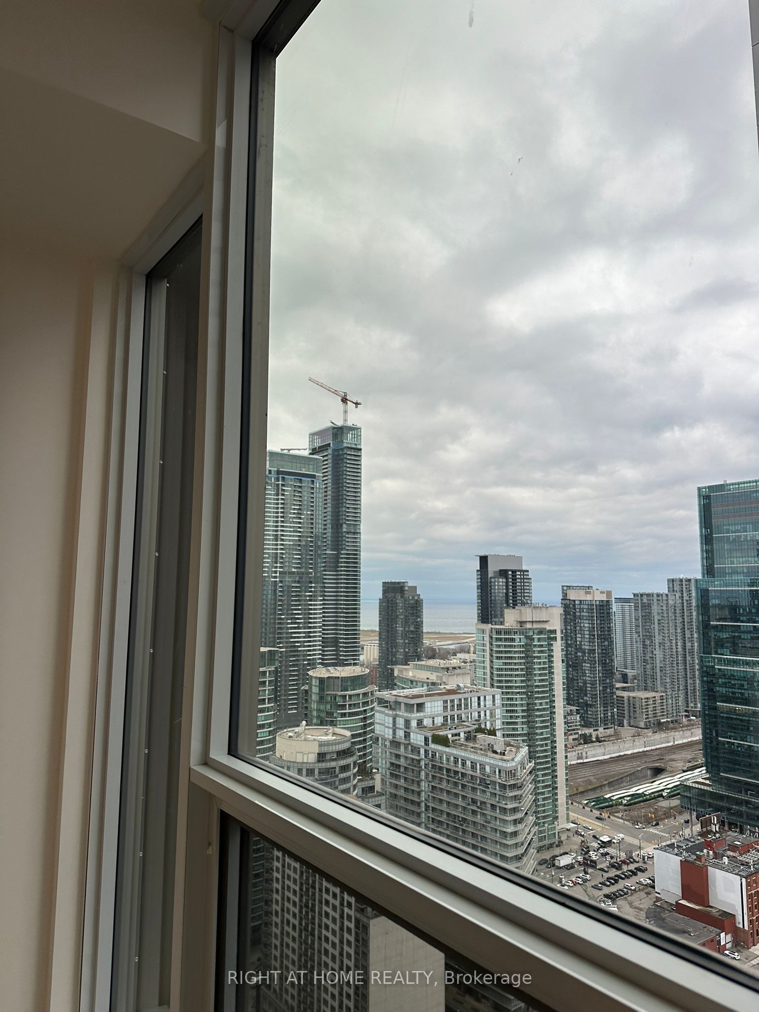 35 Mercer Street 3411, Toronto, ON M5V 0T8 photo 5