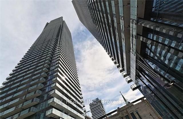 65 St Mary Street 707, Toronto, ON M5S 0A6