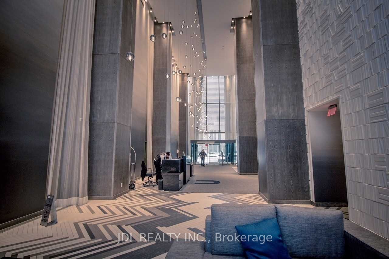65 St Mary Street 707, Toronto, ON M5S 0A6 photo 2