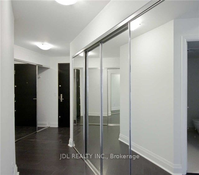 65 St Mary Street 707, Toronto, ON M5S 0A6 photo 3