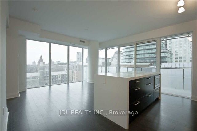 65 St Mary Street 707, Toronto, ON M5S 0A6 photo 5