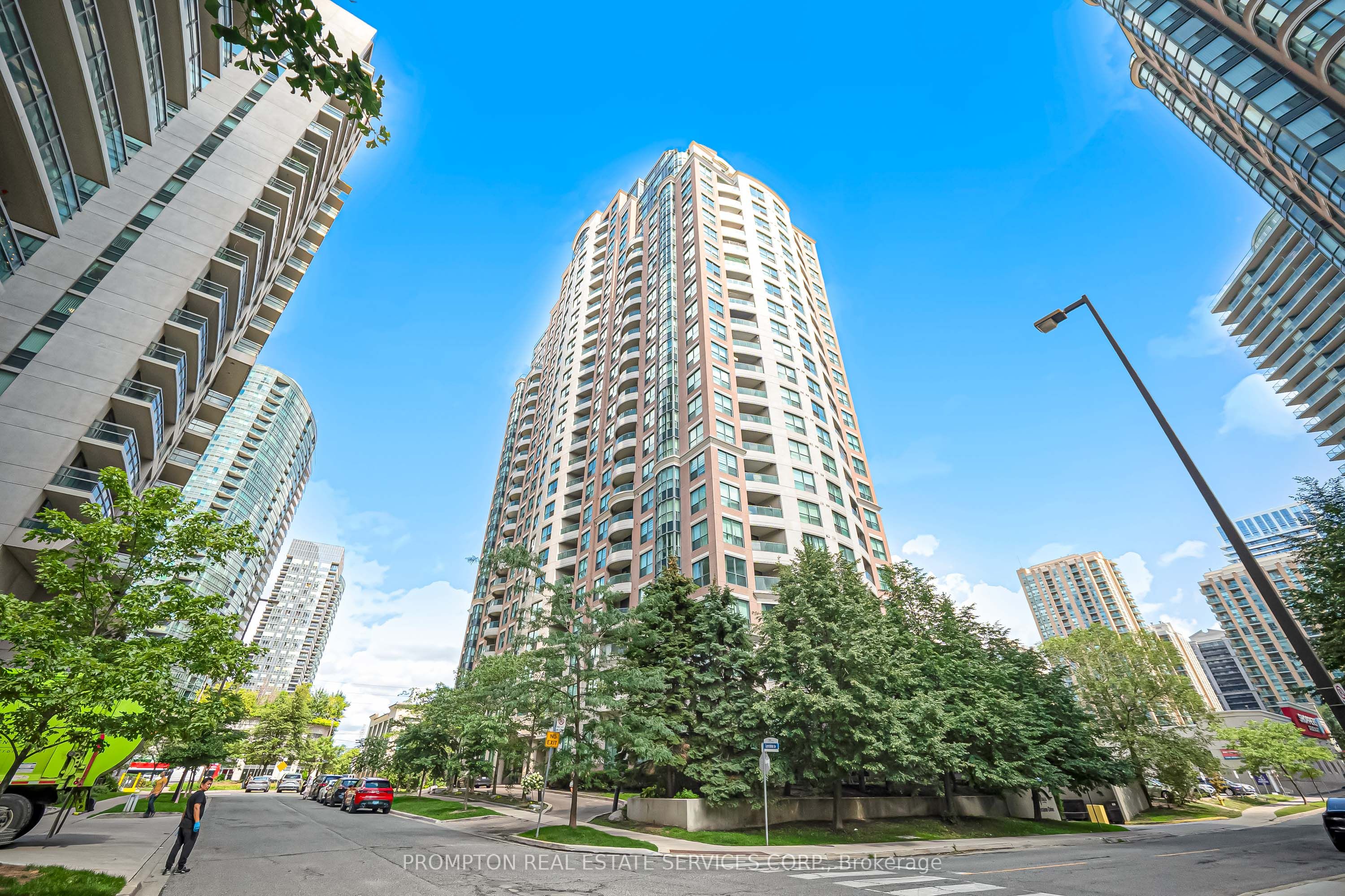 7 Lorraine Drive 807, Toronto, ON M2N 7H2 photo 2