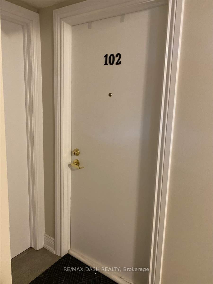 141 Admiral Road 102, Toronto, ON M5R 2L7 photo 3