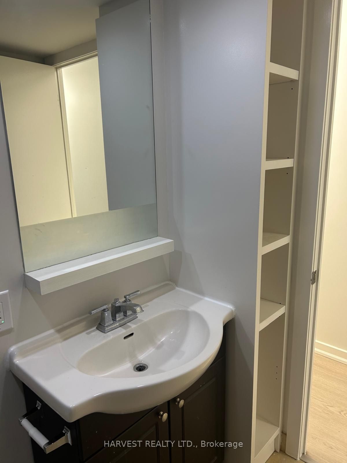 8 York Street 1511, Toronto, ON M5J 2Y2 photo 5