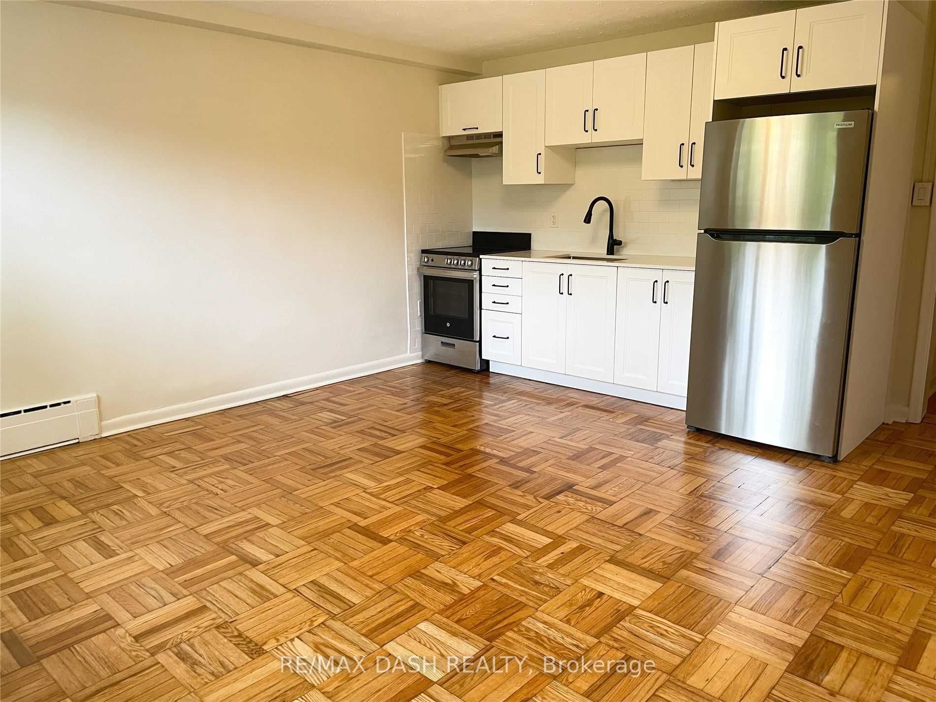 79 Greensides Avenue Lower, Toronto, ON M6G 3P8 photo 4