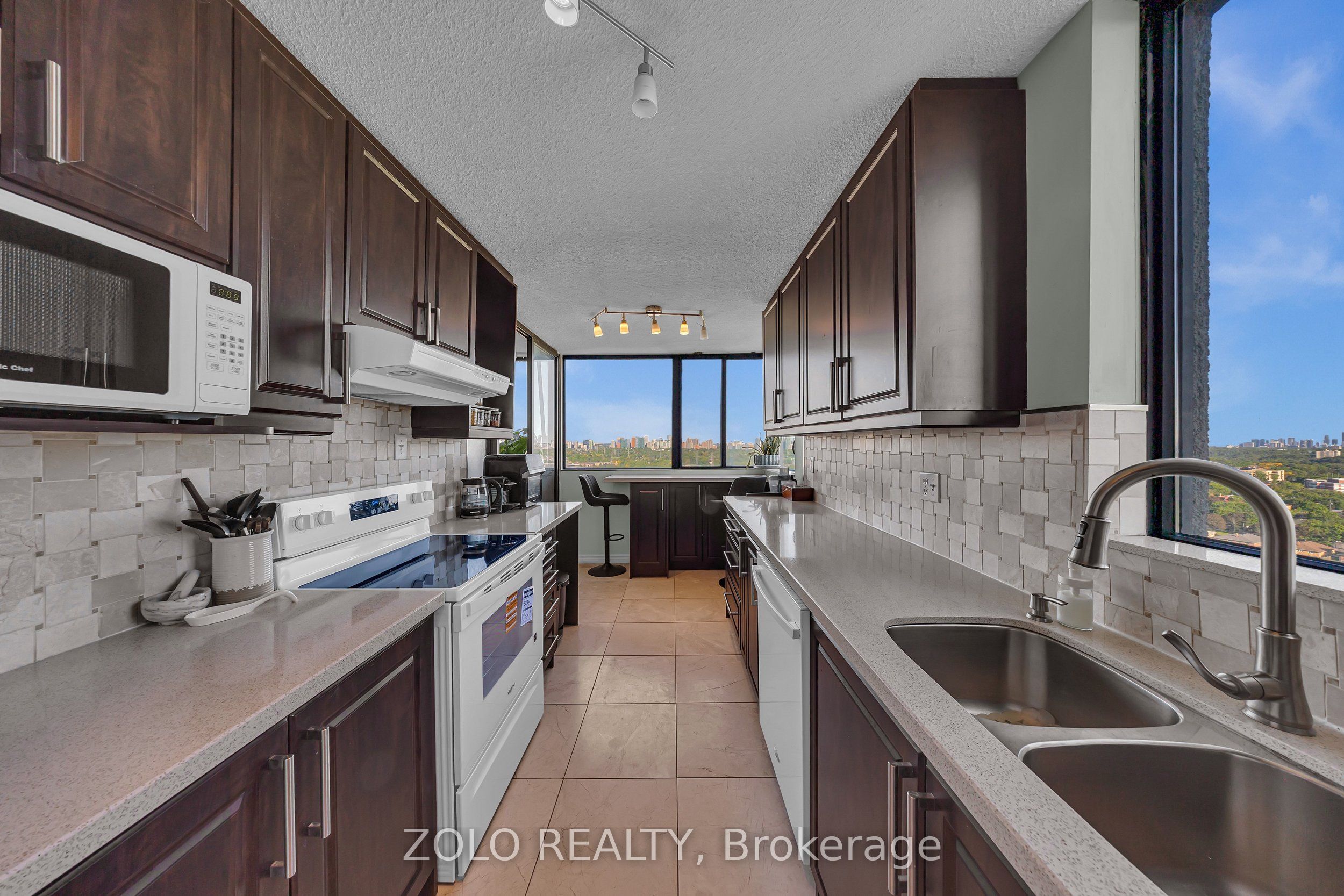 133 Torresdale Avenue 2502, Toronto, ON M2R 3T2 photo 5