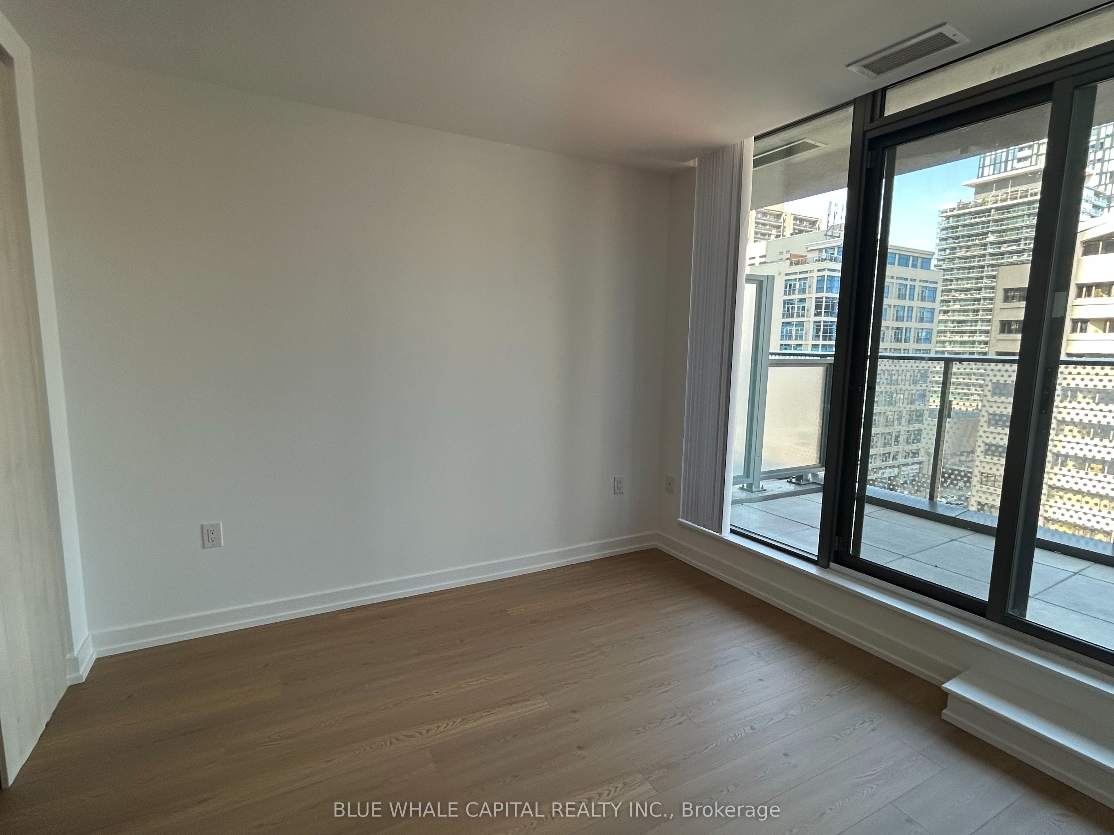 11 Wellesley Street W 602, Toronto, ON M4Y 0G4 photo 3
