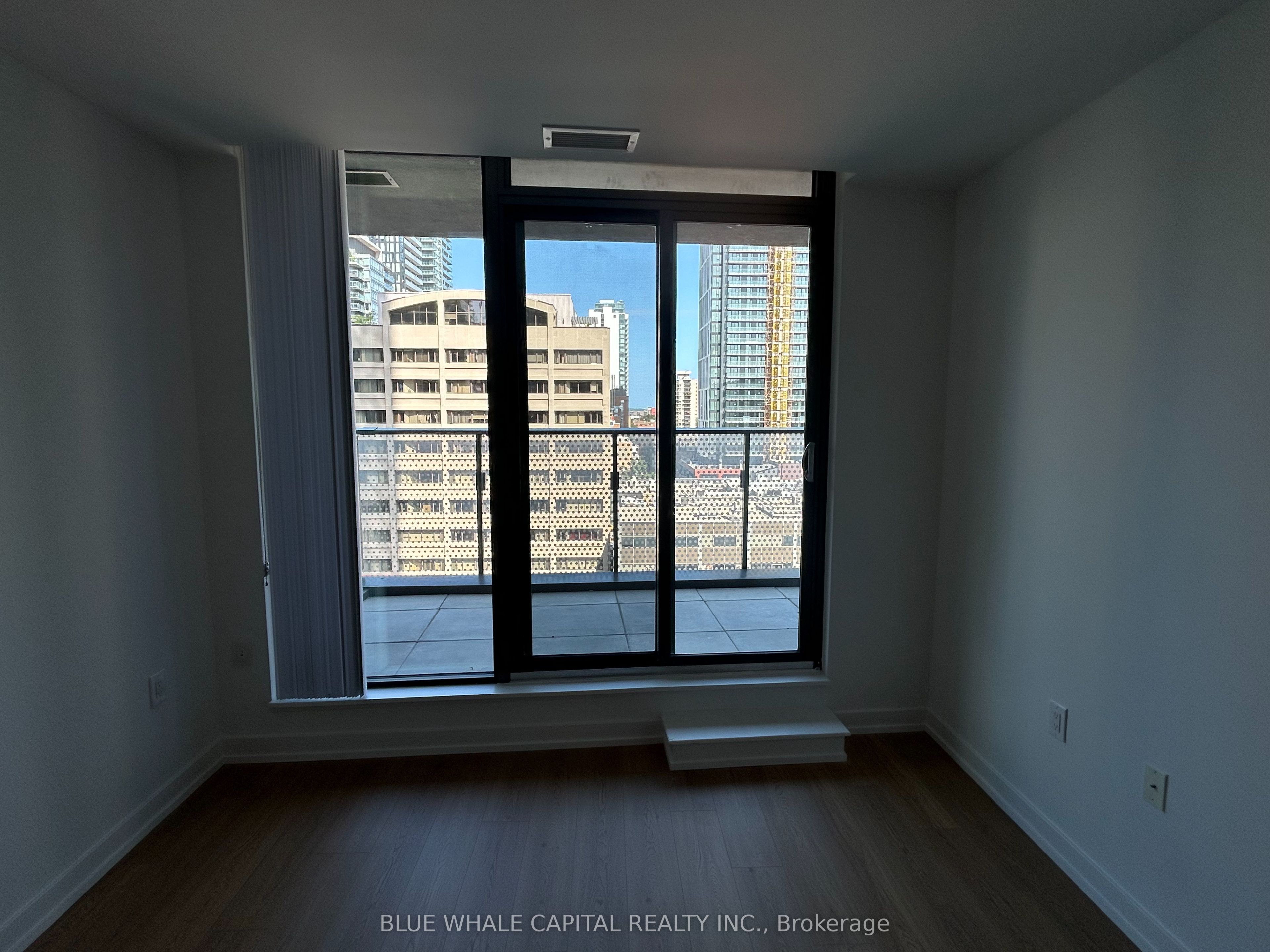 11 Wellesley Street W 602, Toronto, ON M4Y 0G4 photo 4