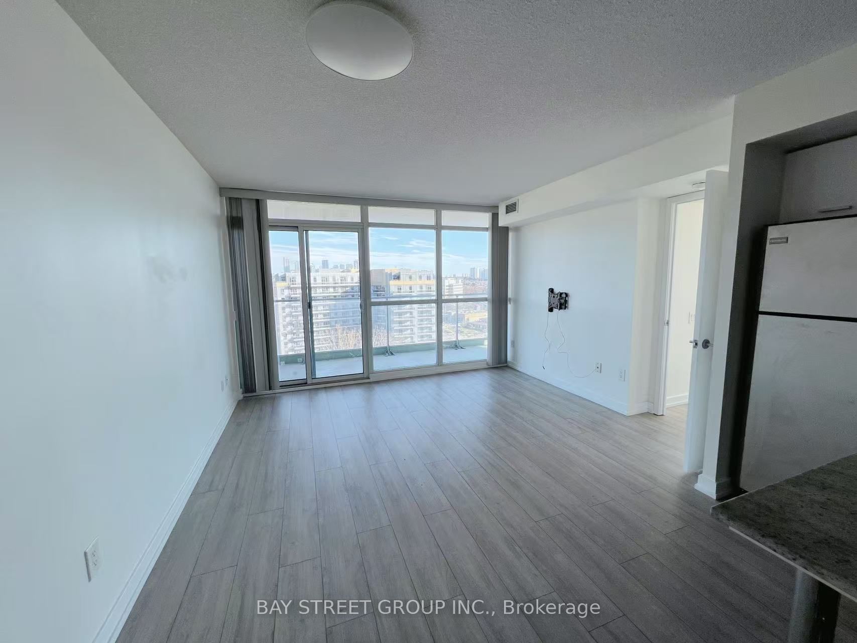 33 Singer Court 1111, Toronto, ON M2K 0B4 photo 4