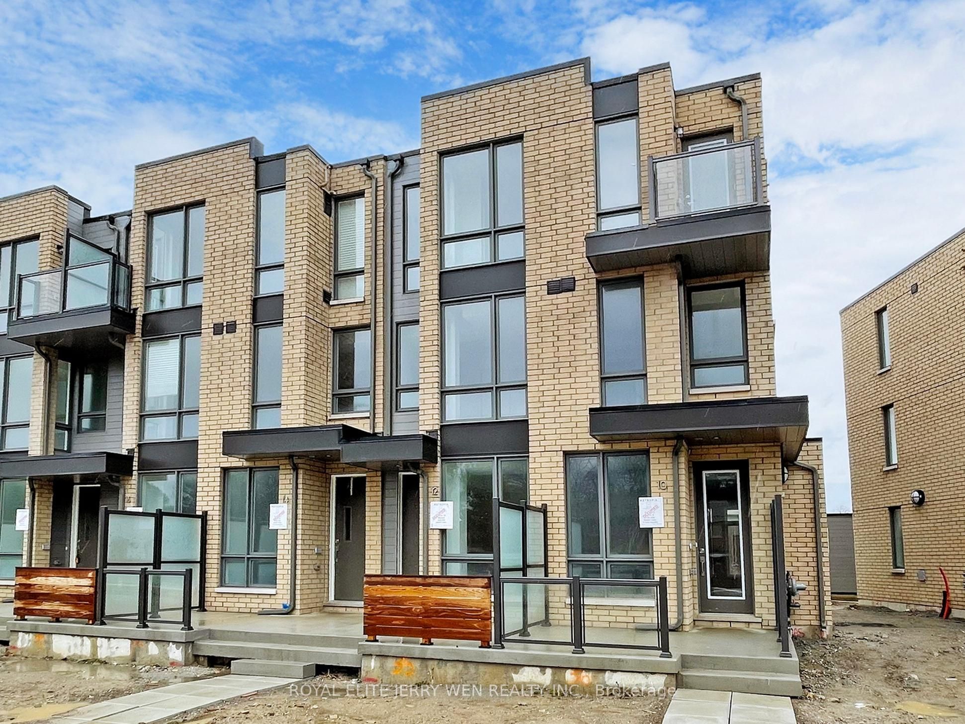 12 turtle Island Road, Toronto, ON M6A 0G2