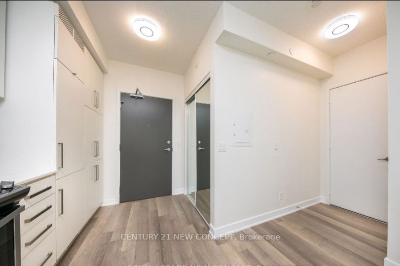 5180 Yonge Street 402, Toronto, ON M2N 0K5 photo 3