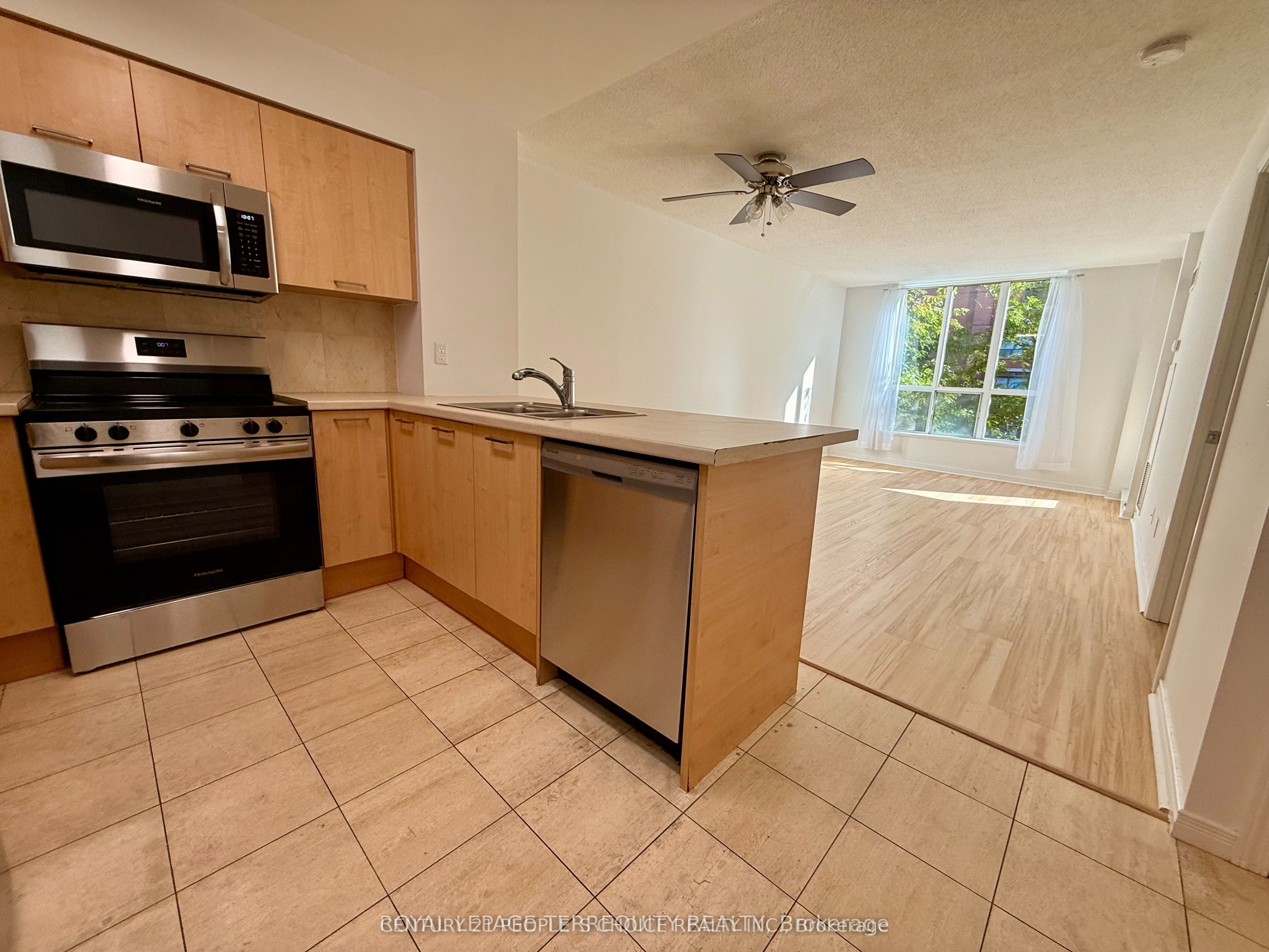 51 Harrison Garden Boulevard 505, Toronto, ON M2N 7G4 photo 4