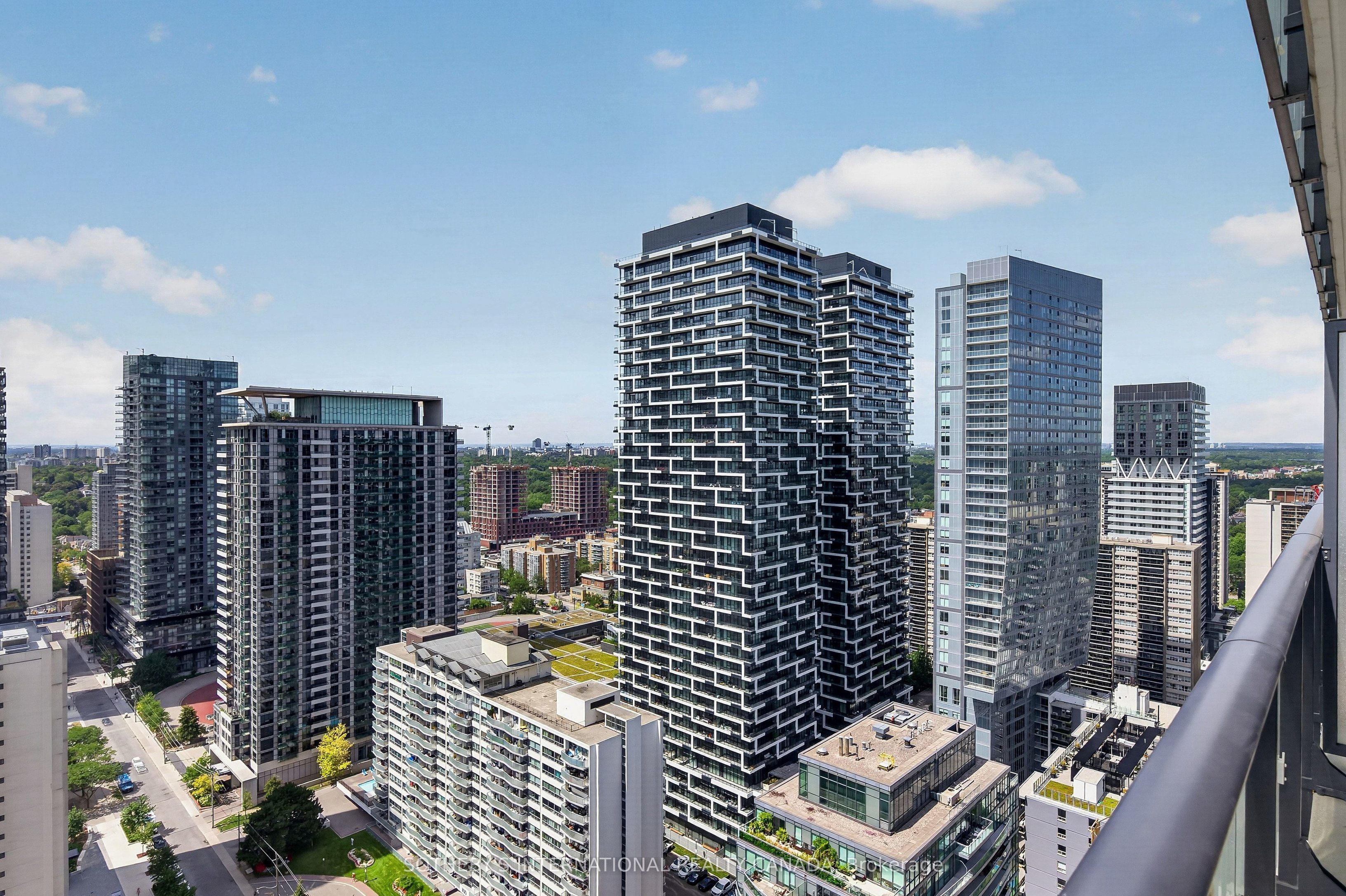 161 Roehampton Avenue 3001, Toronto, ON M4P 0C8 photo 2