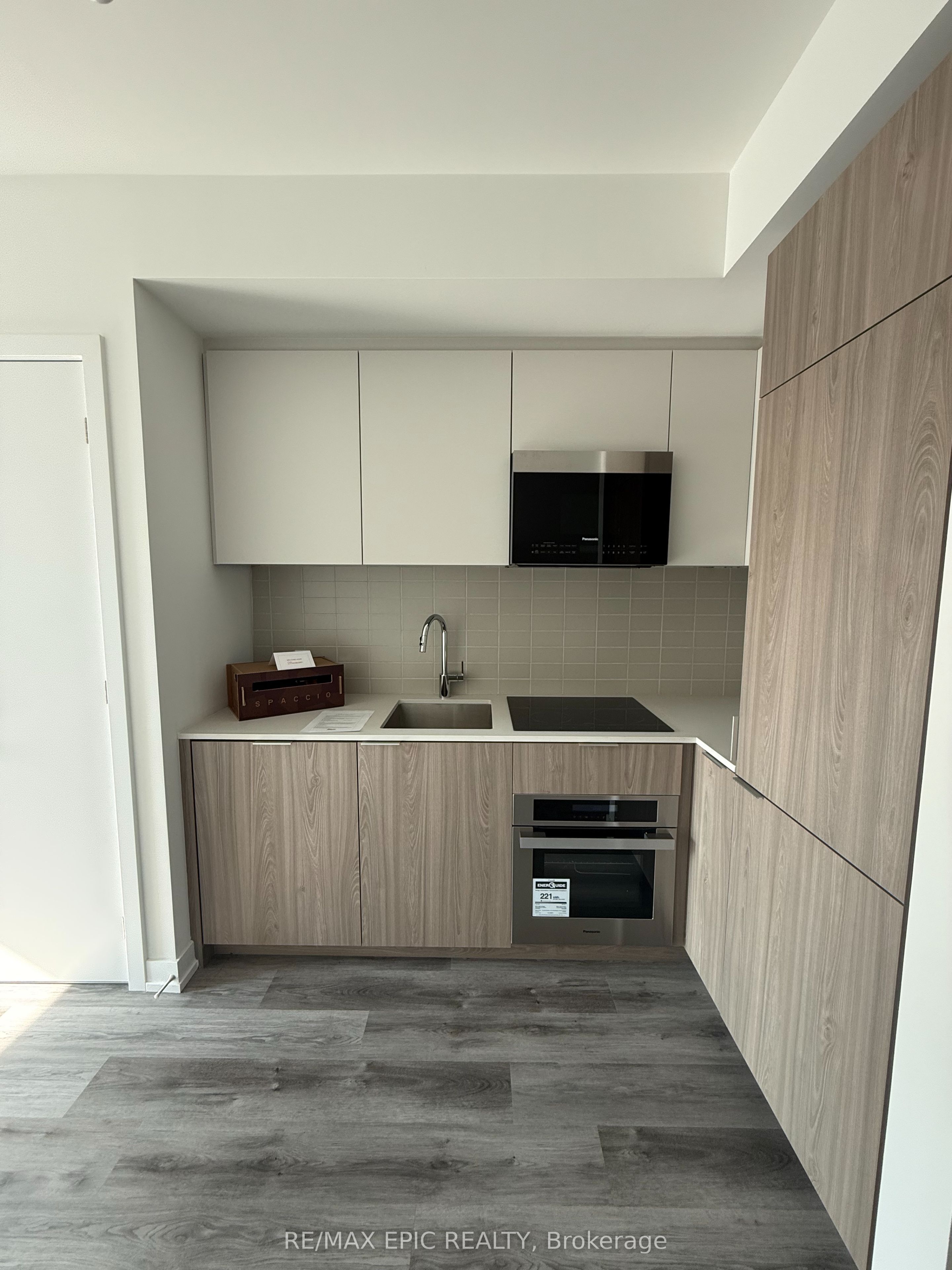 28 Eastern Avenue 1017, Toronto, ON M5A 0Y2 photo 2