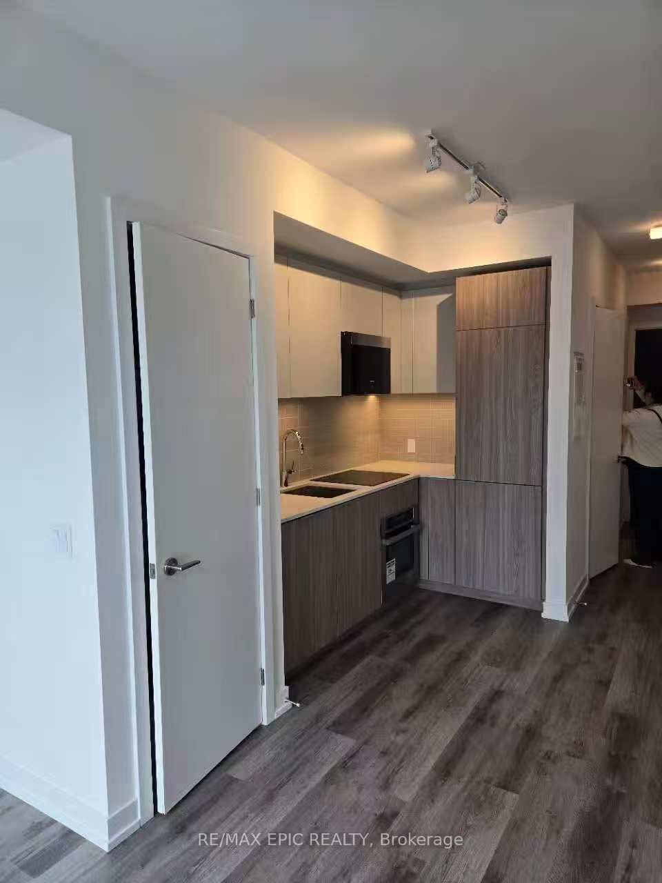 28 Eastern Avenue 1017, Toronto, ON M5A 0Y2 photo 4