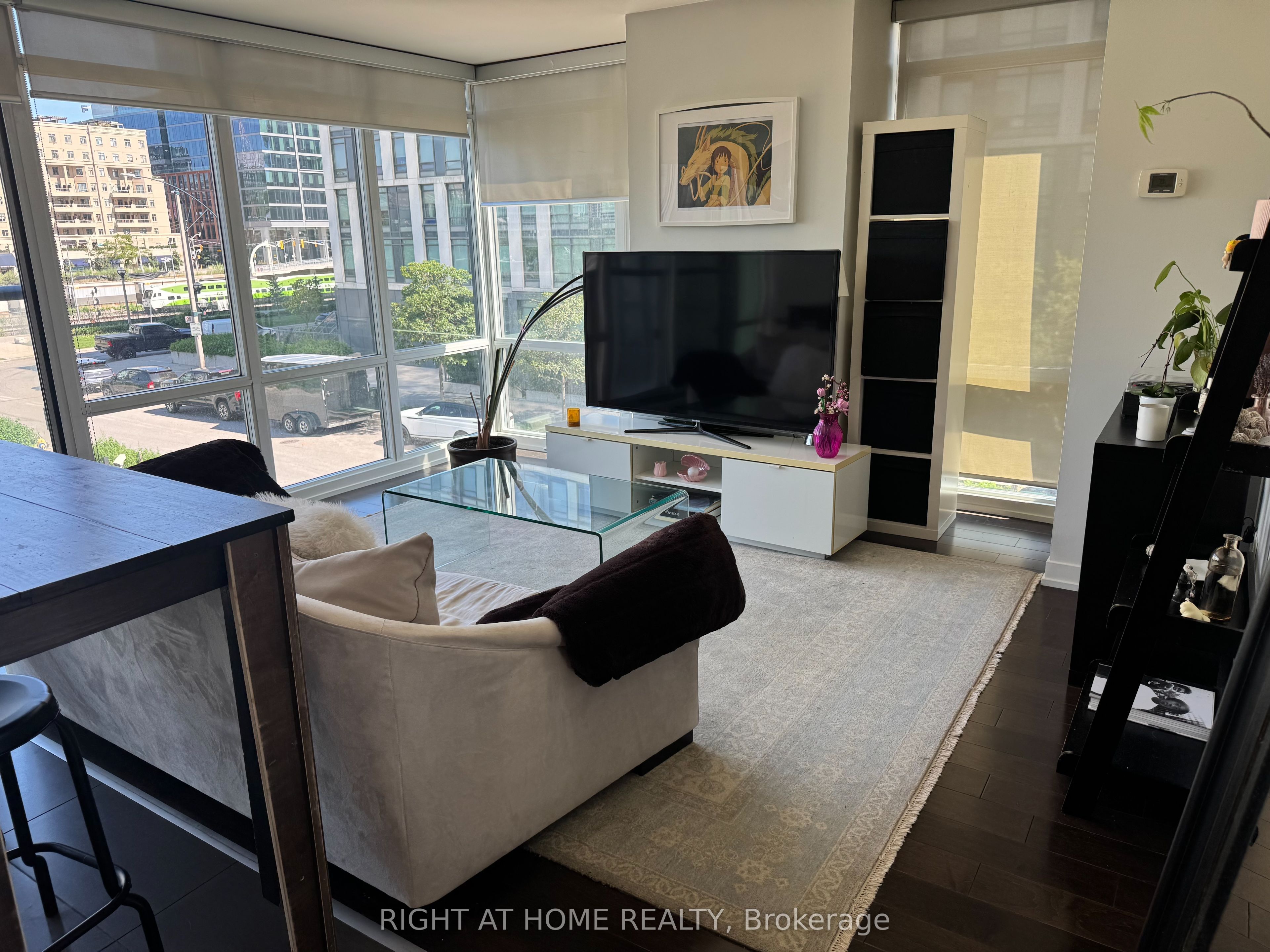 170 Fort York Boulevard 204, Toronto, ON M5V 0E6 photo 2