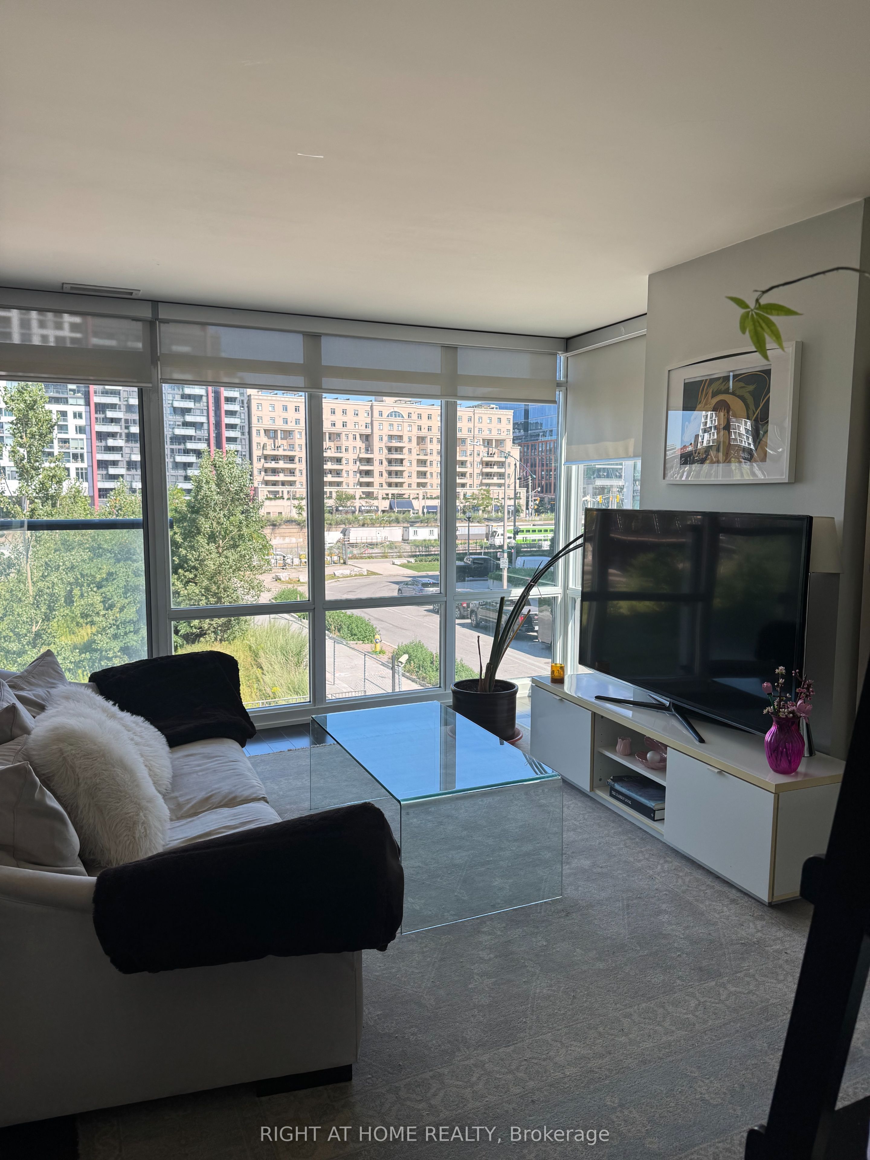 170 Fort York Boulevard 204, Toronto, ON M5V 0E6 photo 3