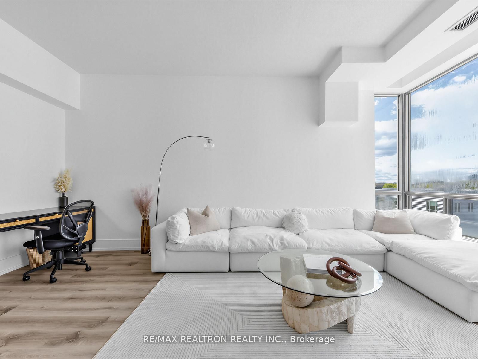 500 Glencairn Avenue 503, Toronto, ON M6B 1Z1 photo 4