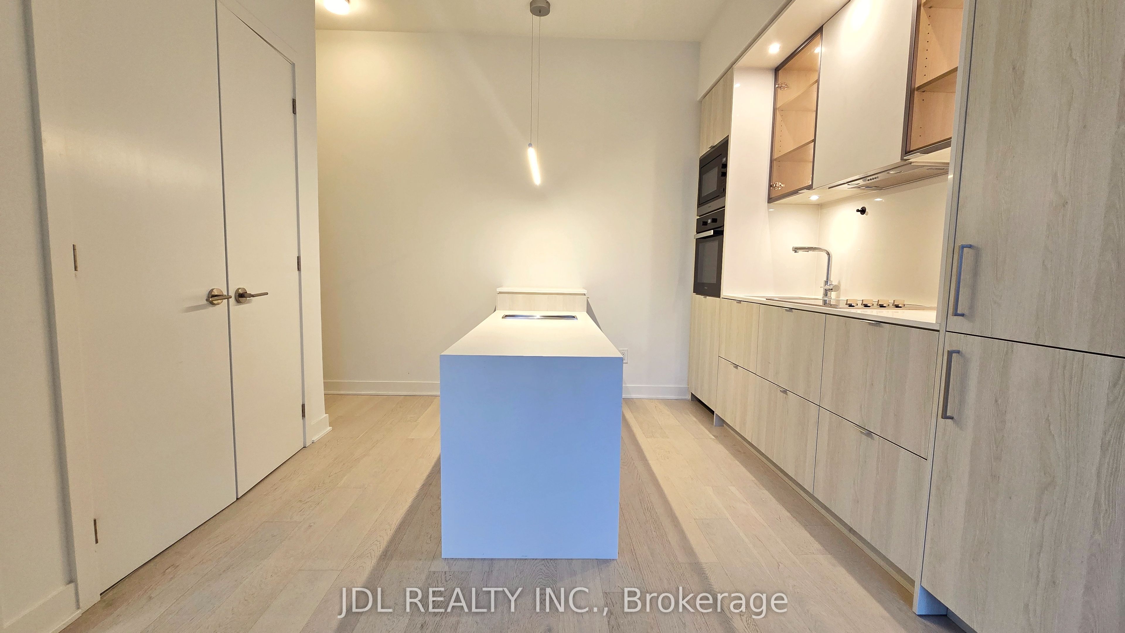 11 Yorkville Avenue 5506, Toronto, ON M4W 0B7 photo 2