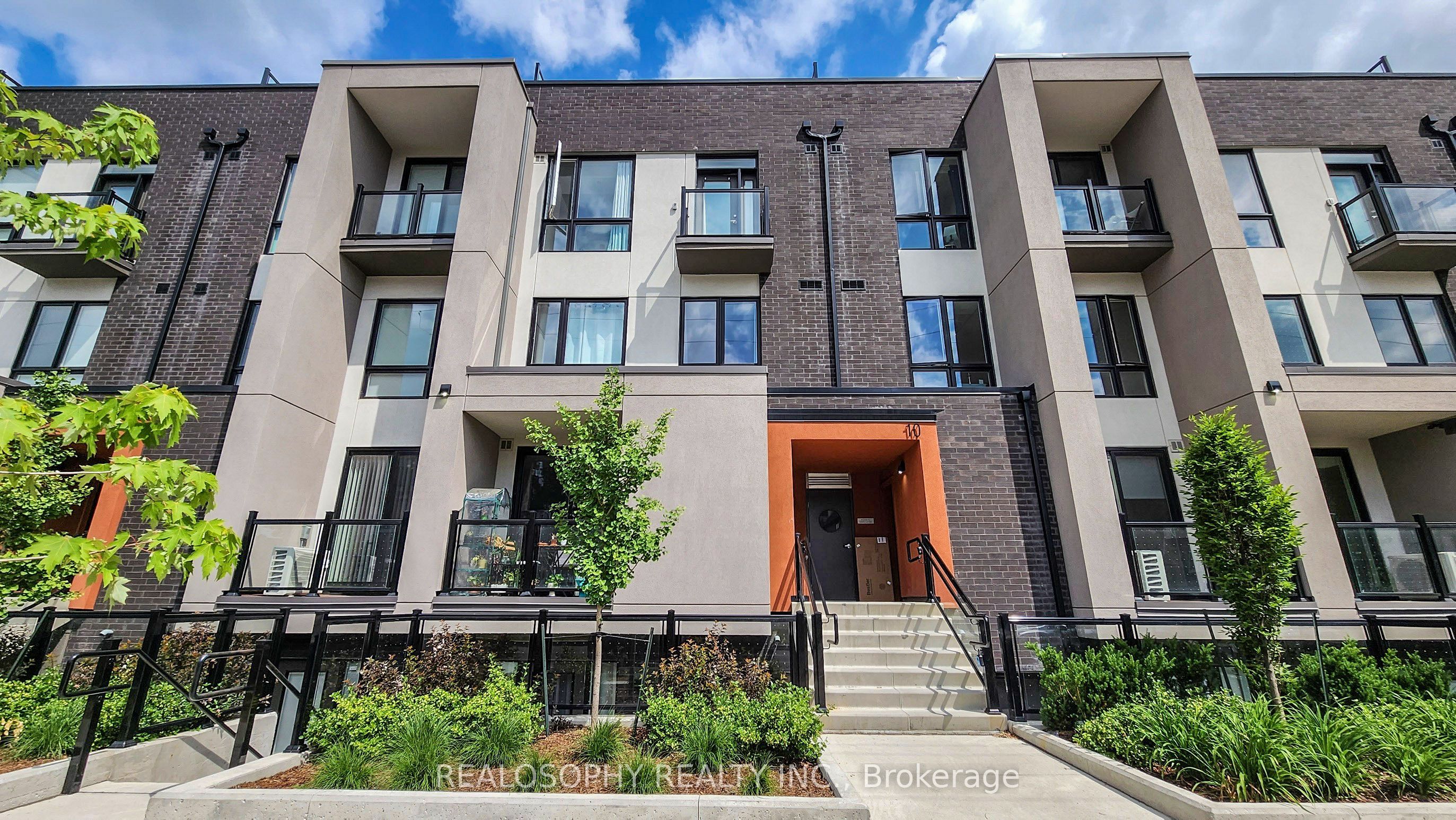 10 Marquette Avenue 14, Toronto, ON M6A 1X9