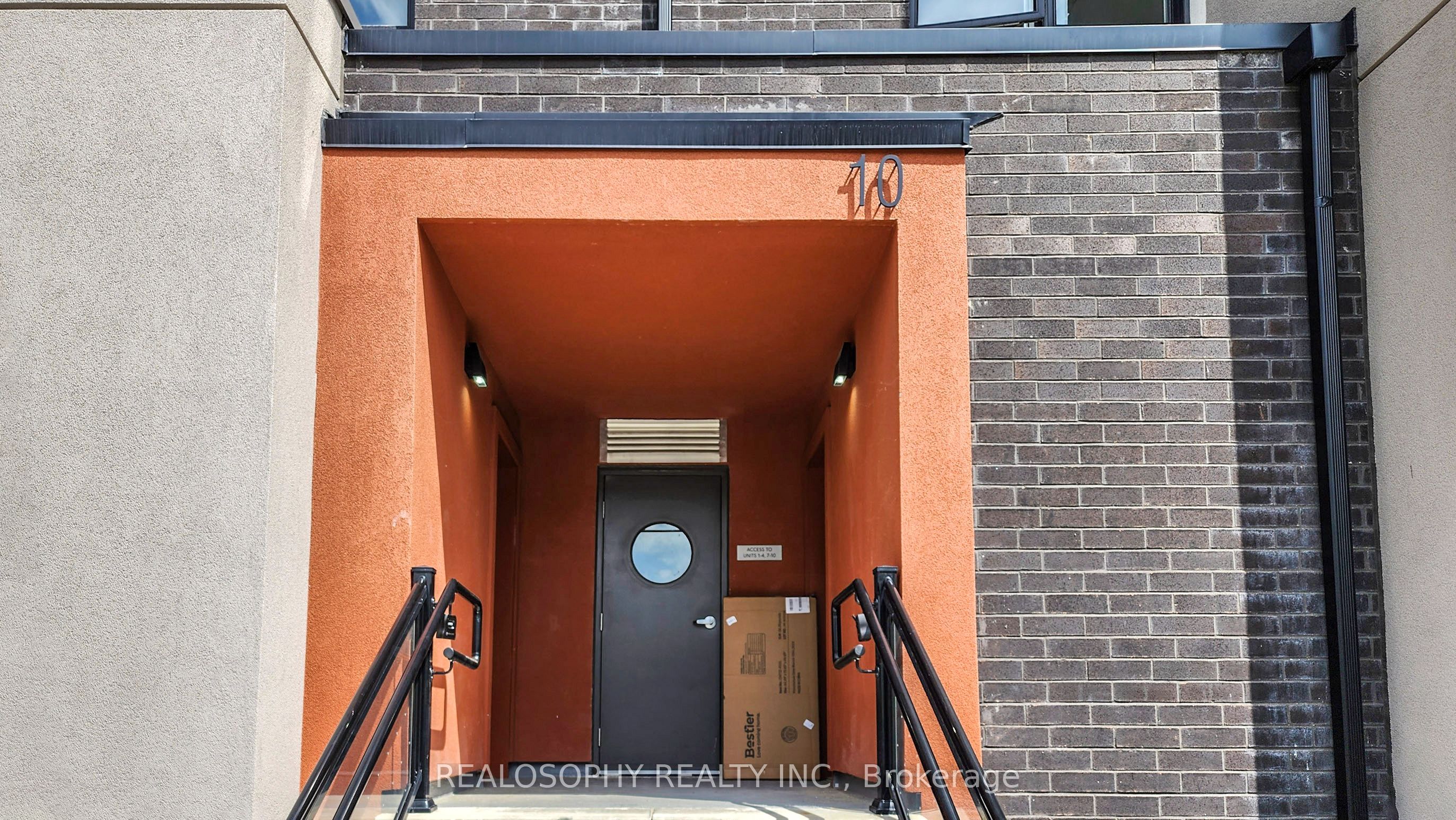 10 Marquette Avenue 14, Toronto, ON M6A 1X9 photo 3