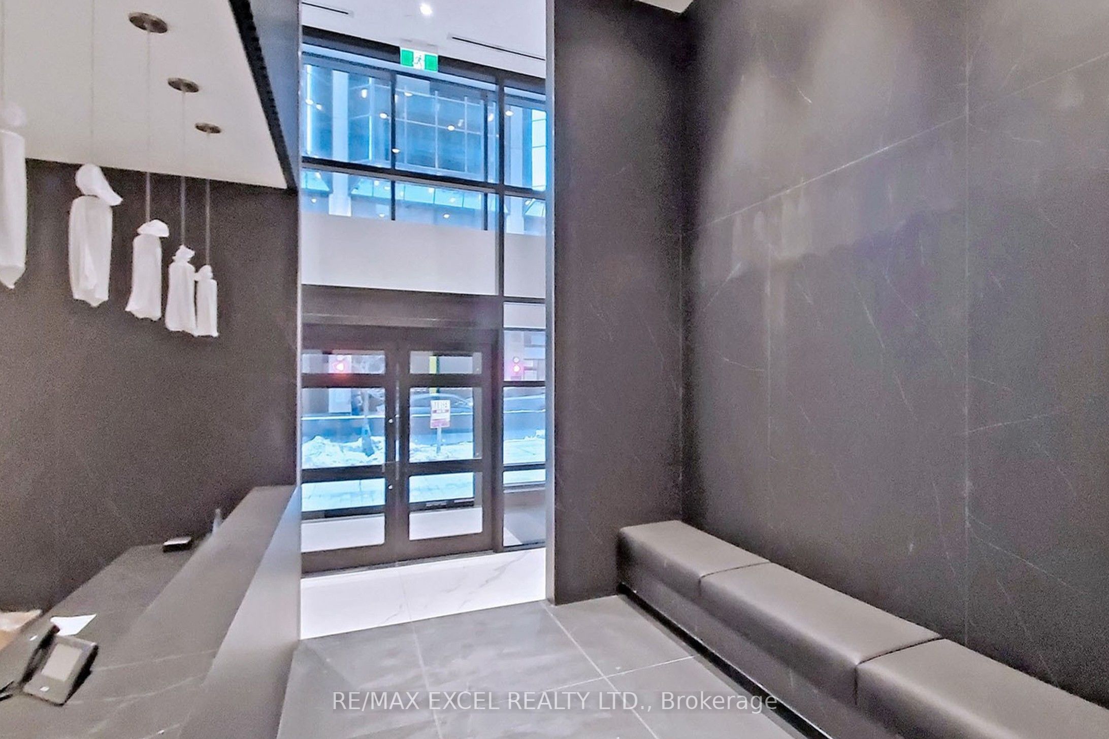 20 Edward Street 1420, Toronto, ON M5G 1C9 photo 5